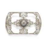 AN EARLY 20TH CENTURY DIAMOND AND CULTURED PEARL BROOCH,