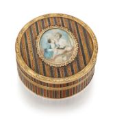 A FRENCH GOLD MOUNTED LACQUER SNUFF BOX AND COVER, striped in "vernis martin", the cover painted