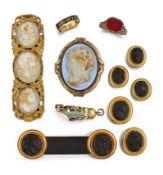 A COLLECTION OF 19TH CENTURY JEWELLERY,