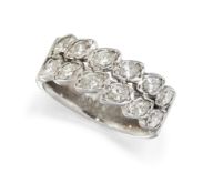 AN 18CT WHITE GOLD AND DIAMOND RING,