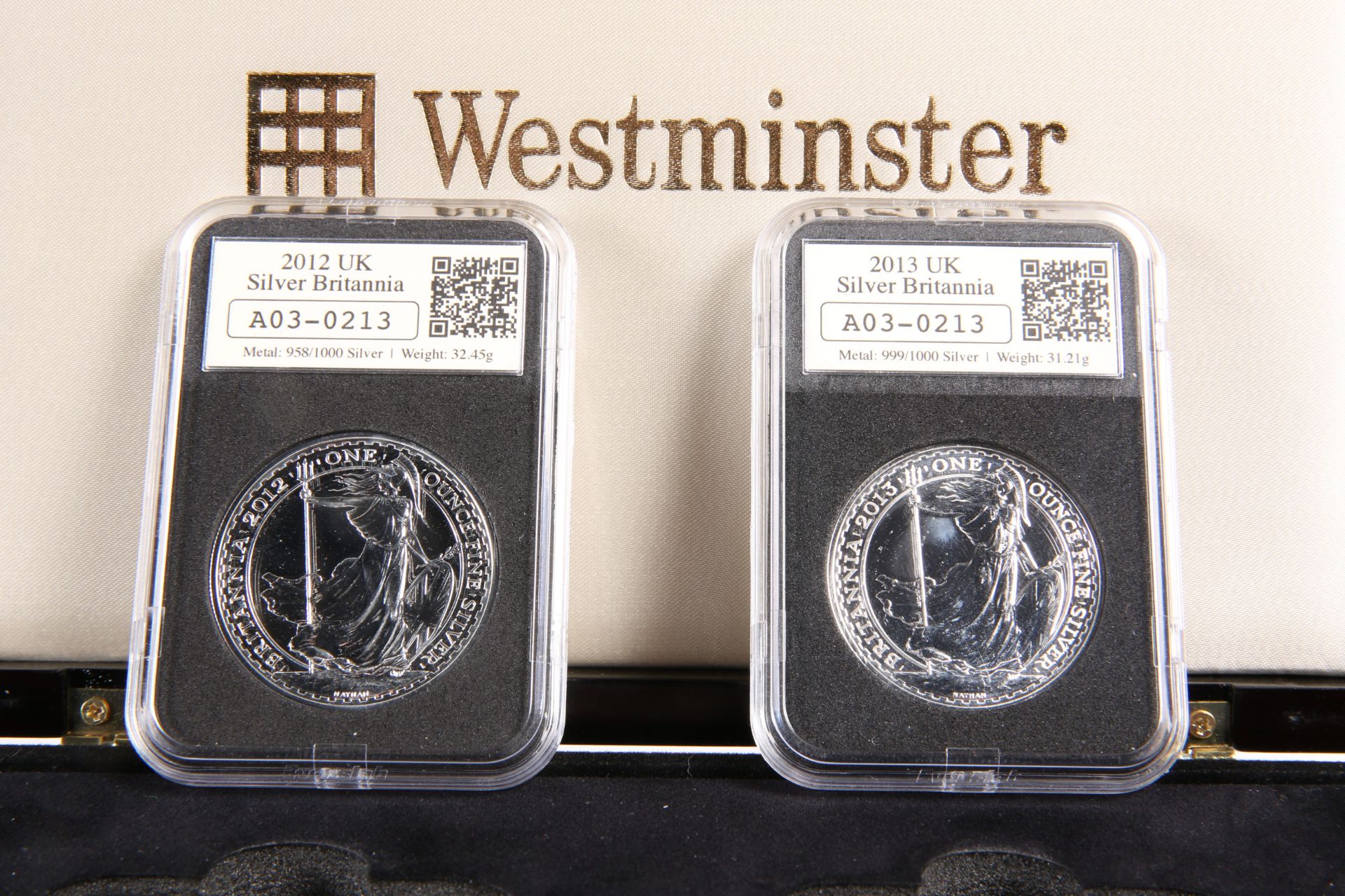 A DATESTAMP TWO-COIN '958' AND '999' SILVER BRITANNIA SET, comprising 2012 and 2013, boxed with COA - Bild 2 aus 3