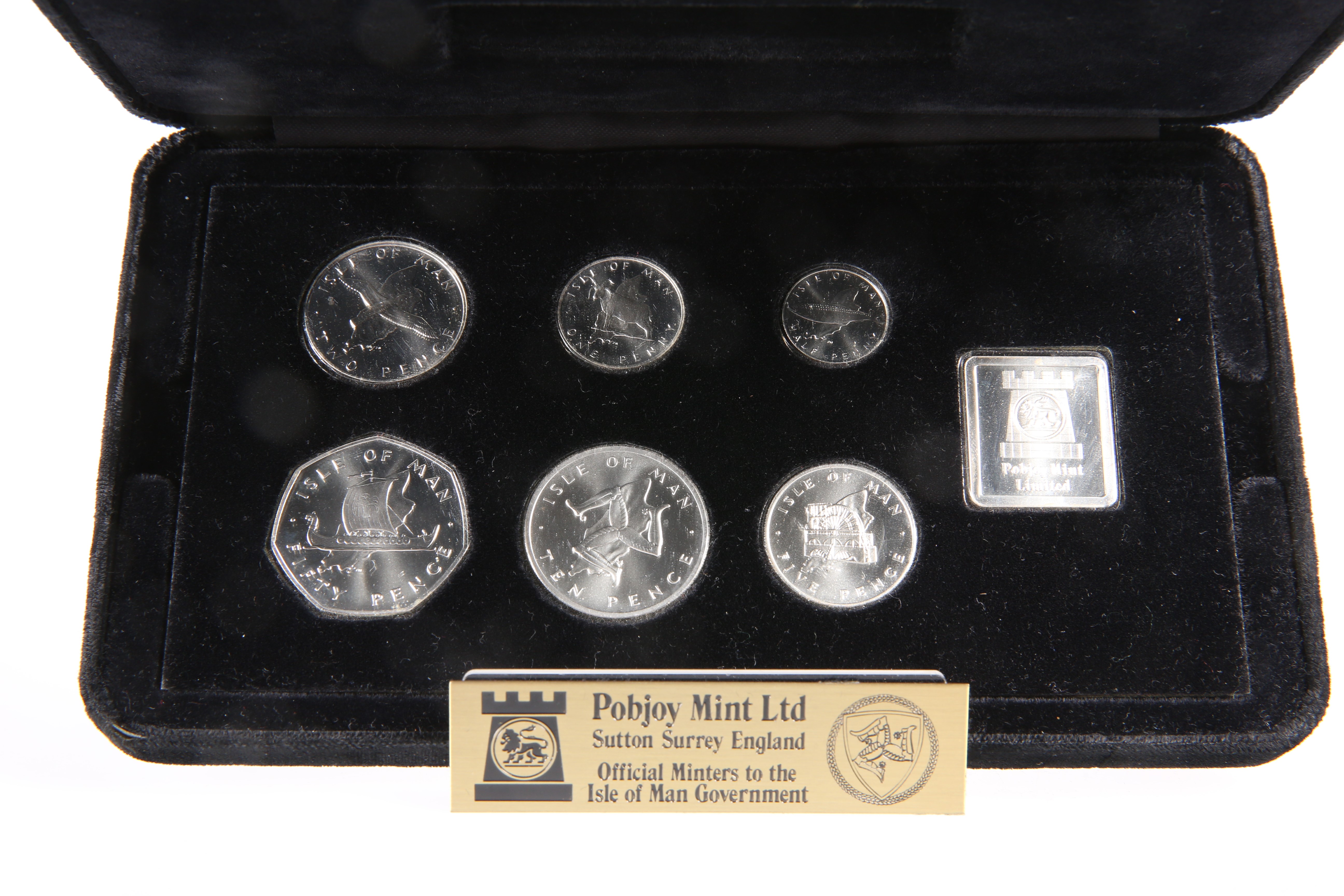 A POBJOY MINT ISLE OF MAN QUEEN ELIZABETH II 1978 LIMITED EDITION LEGAL TENDER COIN SET, boxed