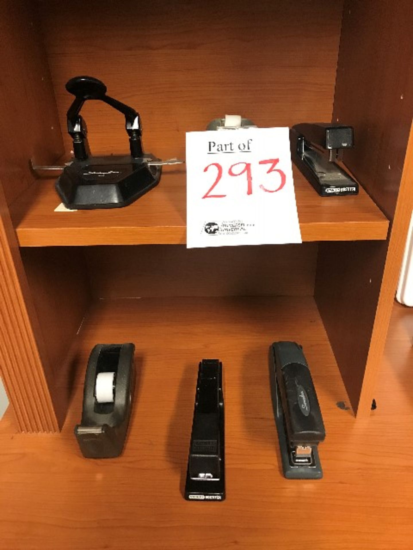 LOT: Assorted staplers,hole punchers,tape dispensers,etc...,15pcs - Image 2 of 2