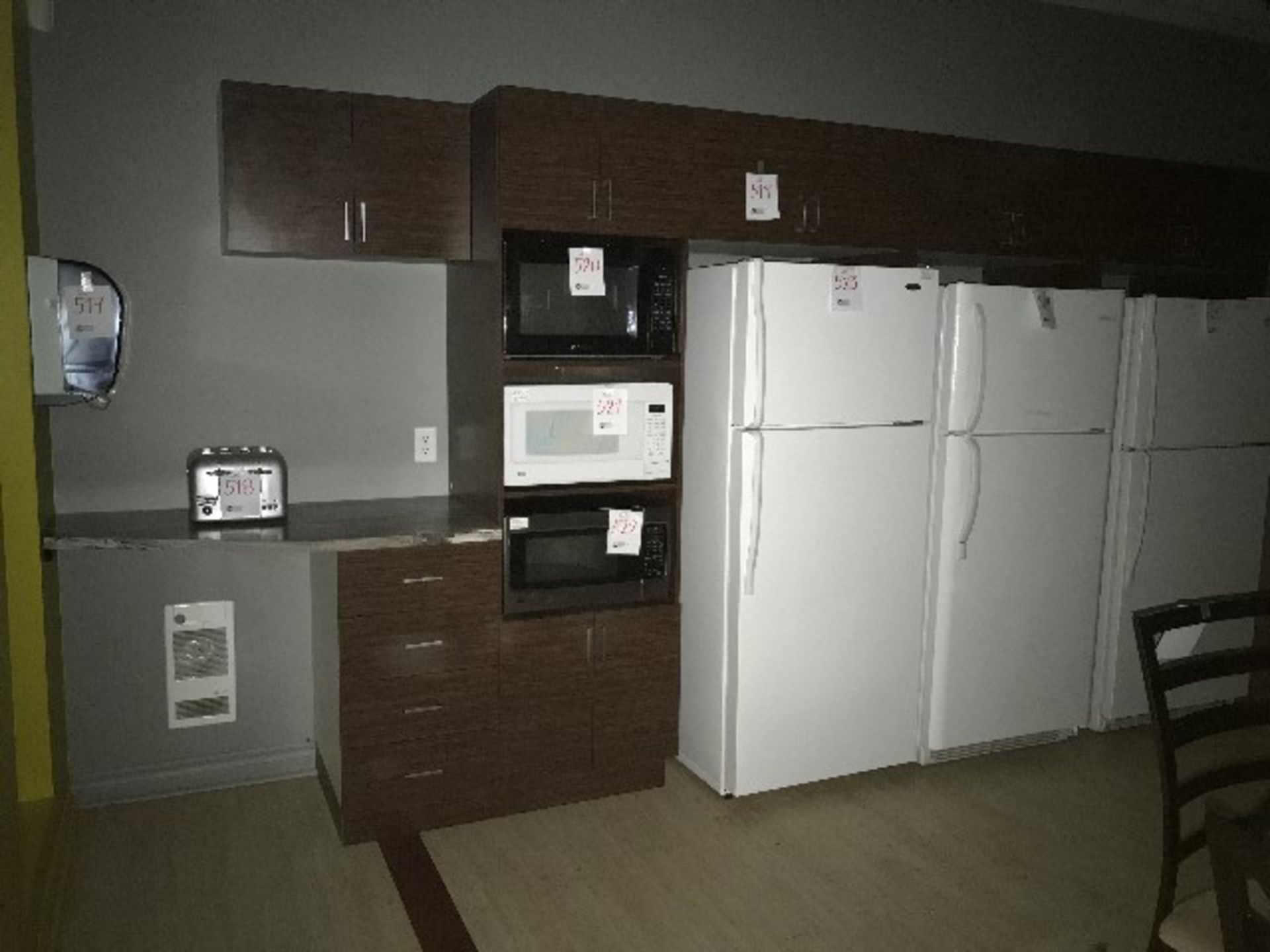 Kitchen cabinets,L.175”x85”