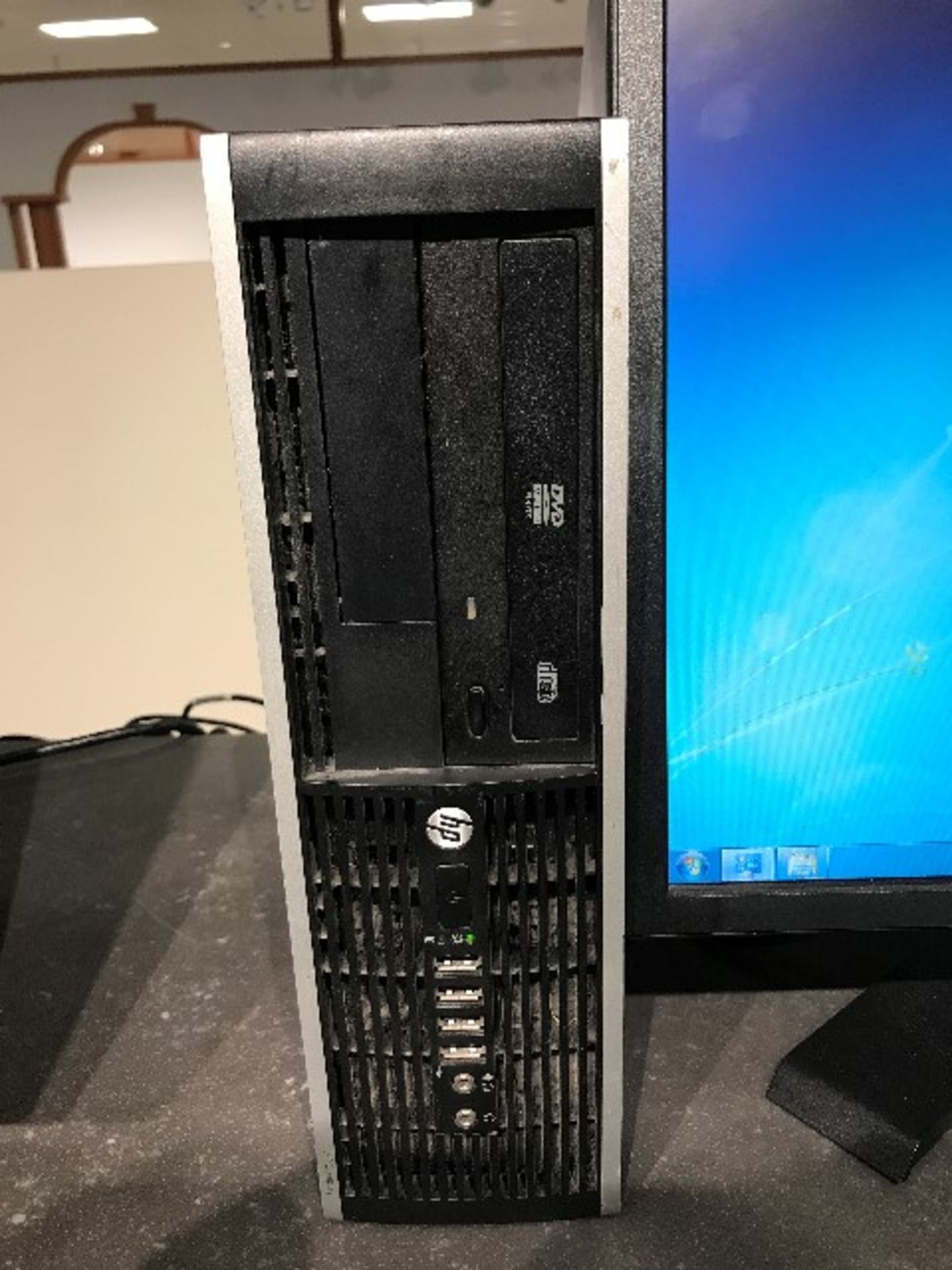 HP i3,3.1GHz,4GB RAM,75GB HDD,monitor,keyboard,mouse - Image 2 of 3