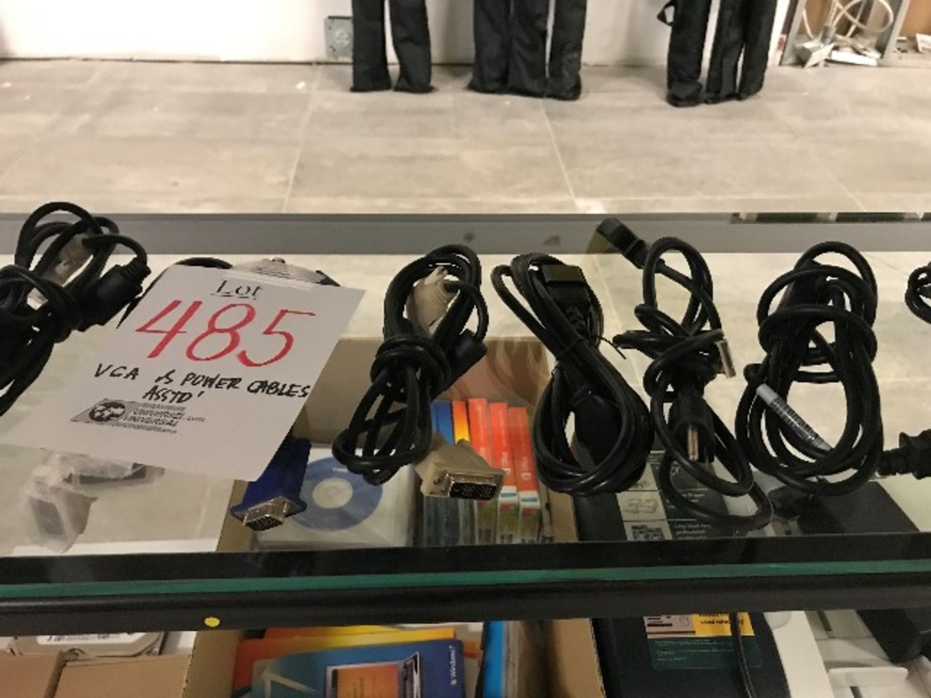 Assorted VGA & power cables (Lot)