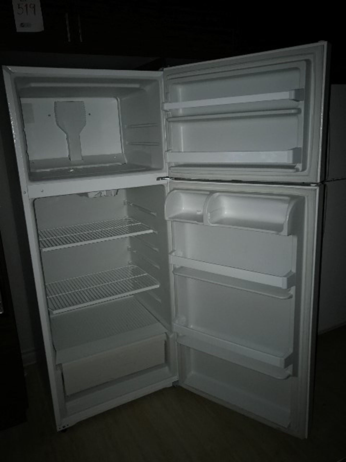 Amana refridgerator - Image 2 of 2