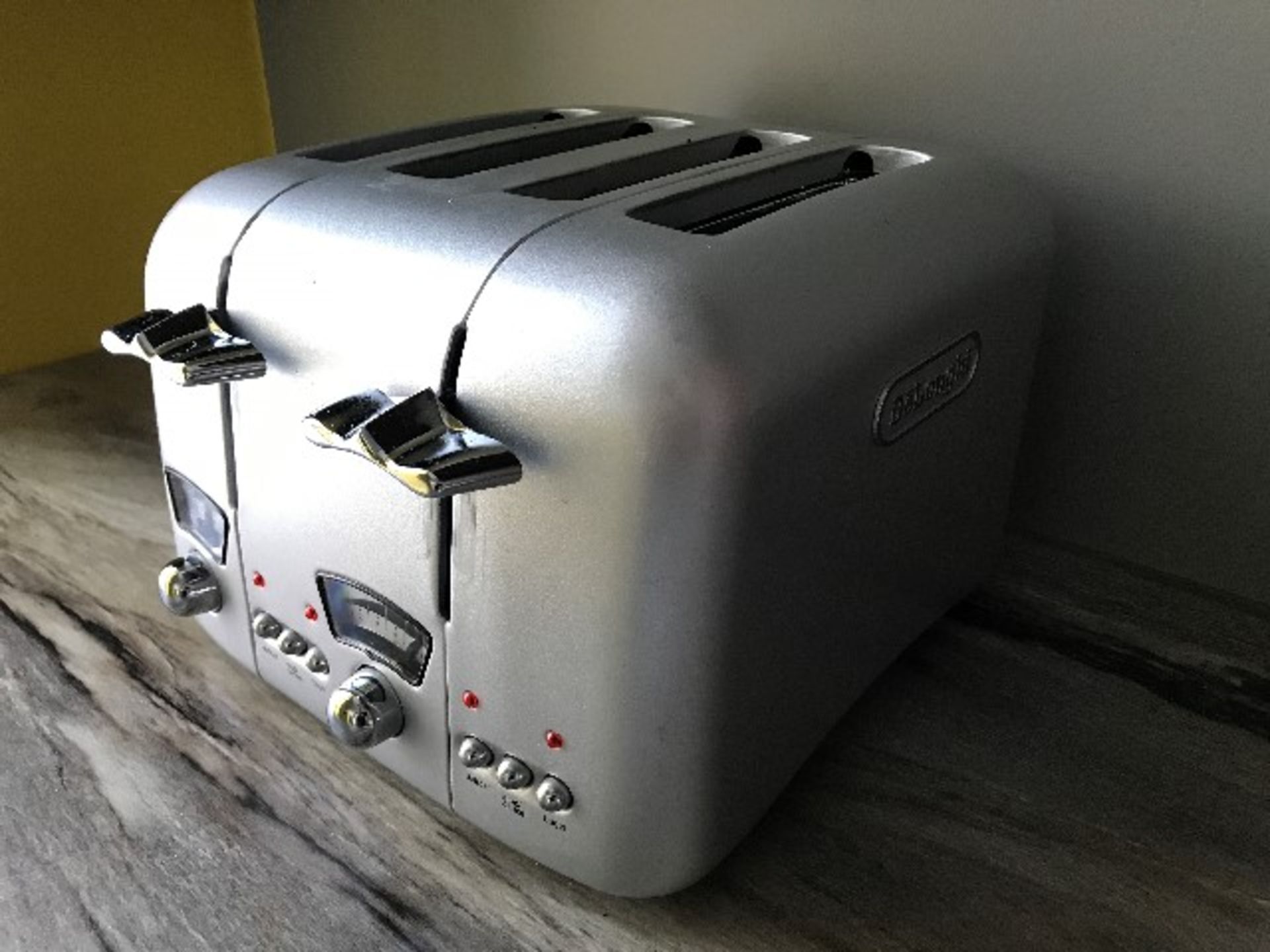 DeLonghi toaster - Image 2 of 2