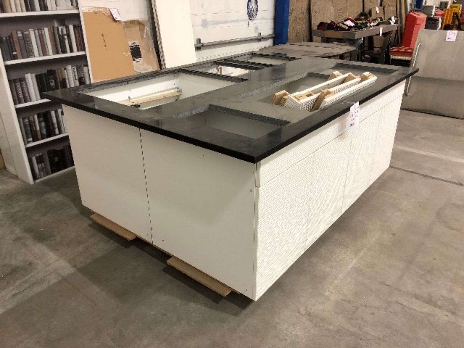 Mobile countertop cabinet - Image 2 of 2