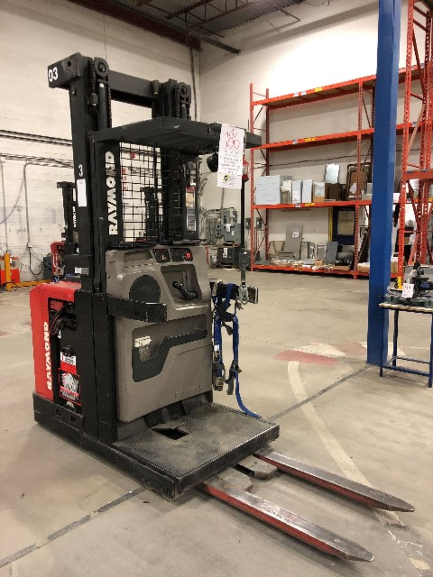 Raymond EASI-OP30TT Electric lift order picker w/charger, 24 volts