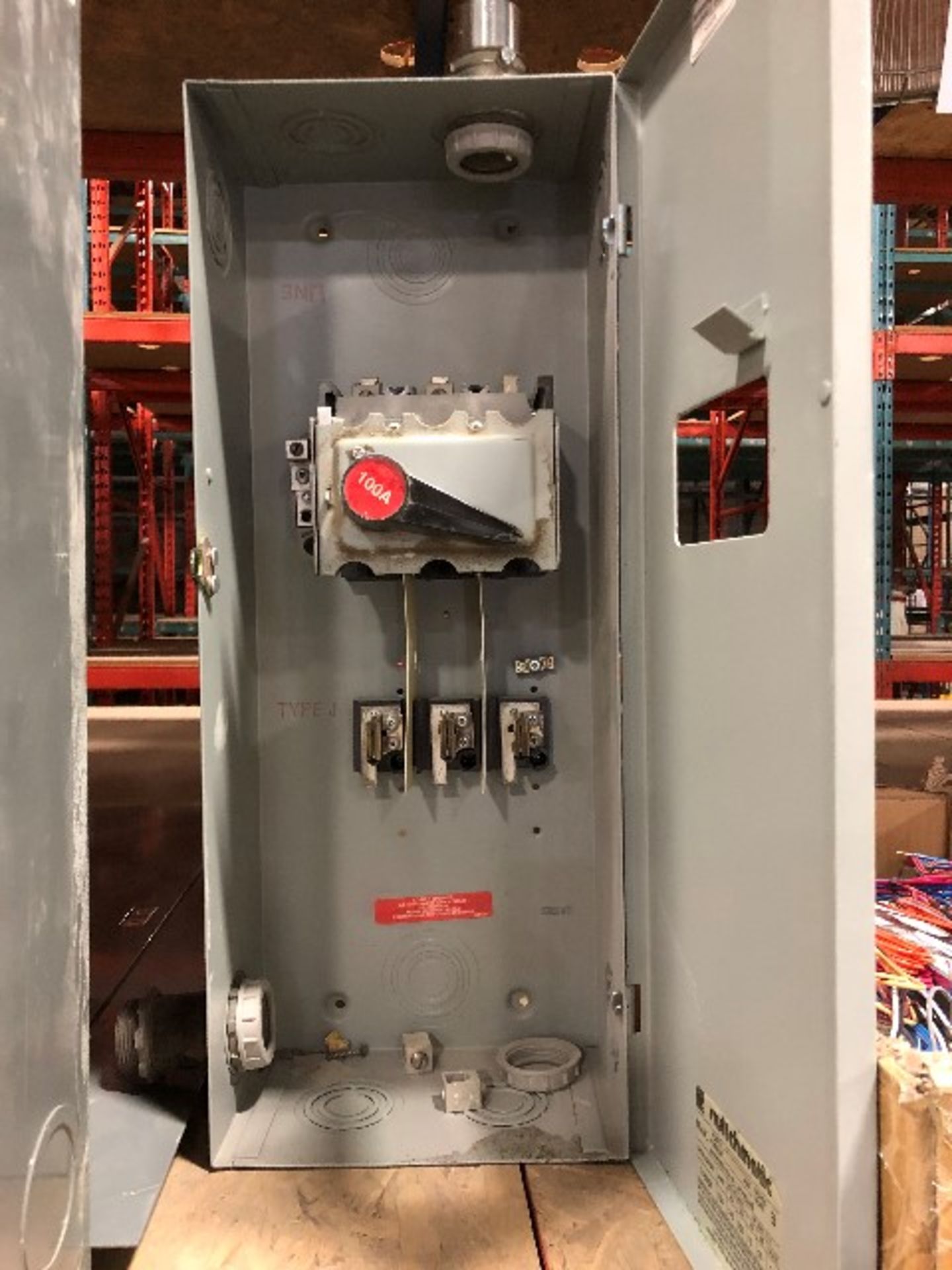 Electrical breaker boxes - Image 4 of 4