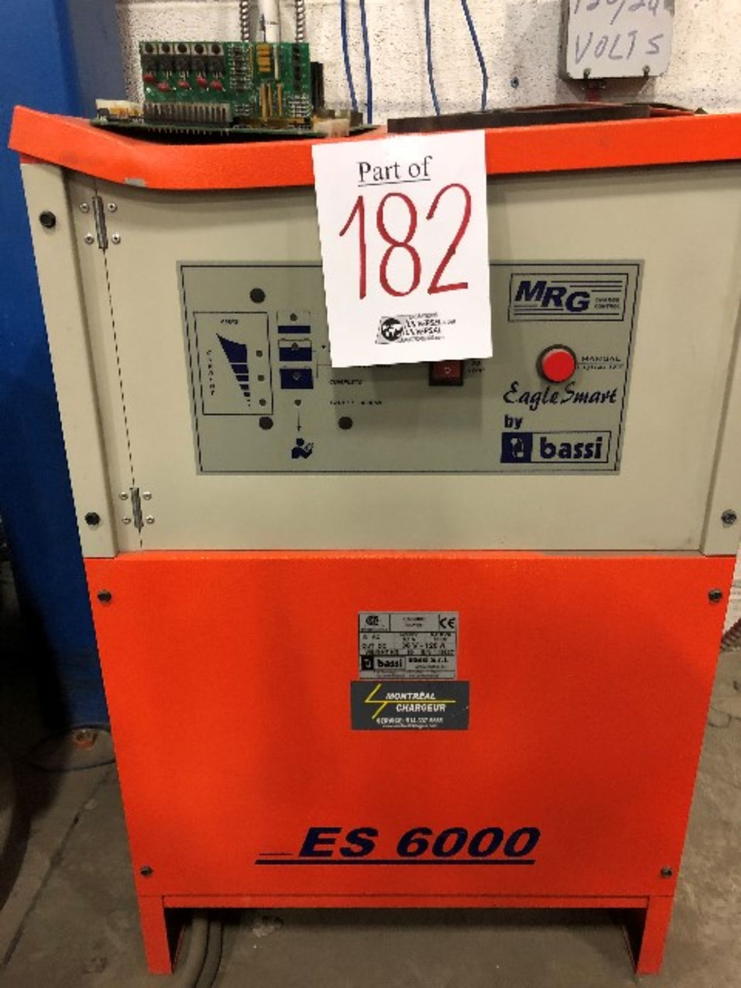 Raymond EASI-OP30TT Electric lift order picker w/charger, 36 volts - Image 7 of 8