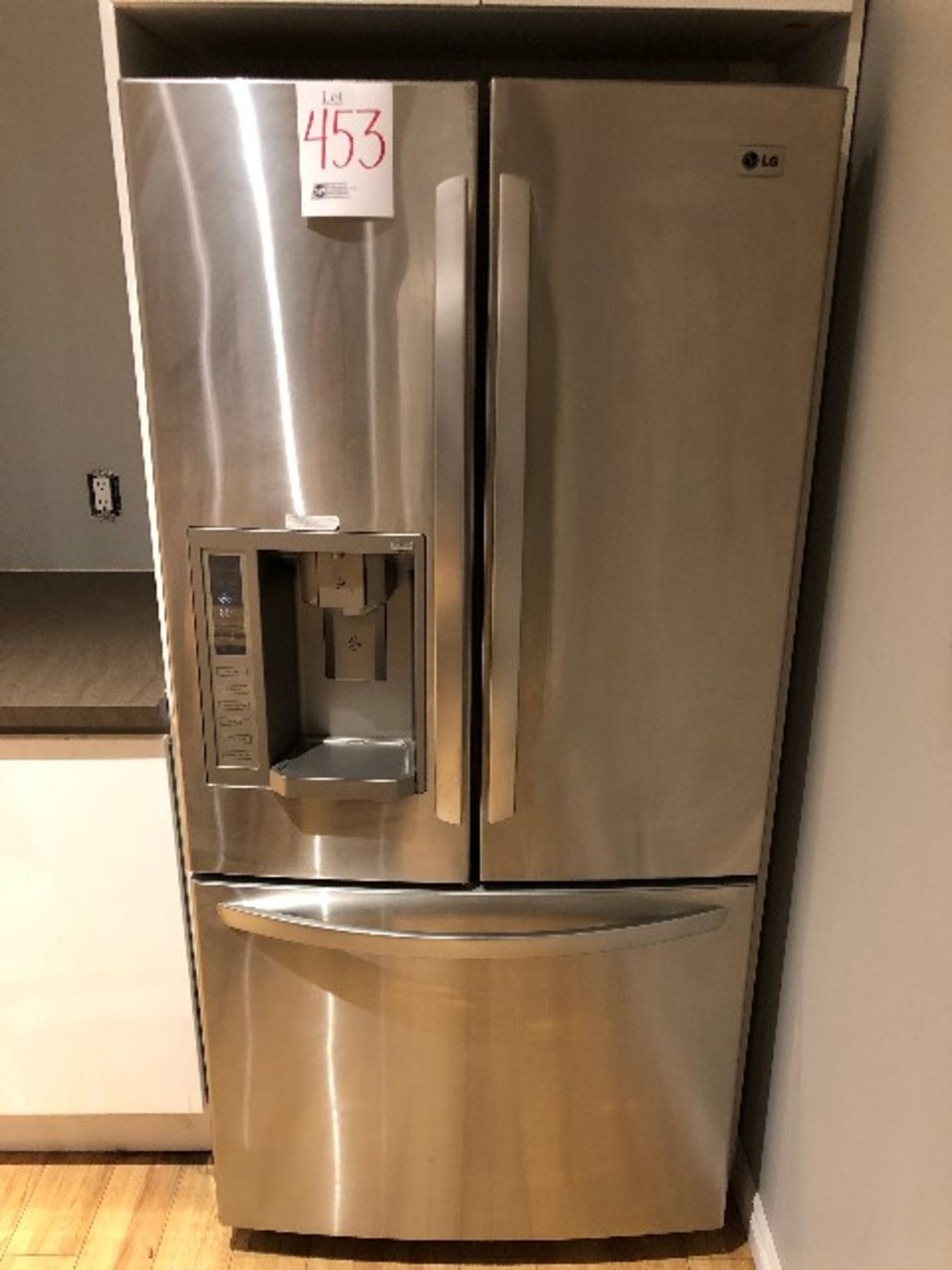 LG Stainless steel feench door refrigerator w/water & ice dispenser