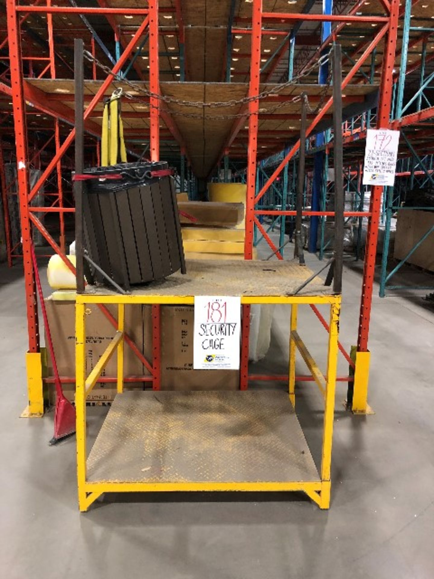 Forklift security cage w/harness