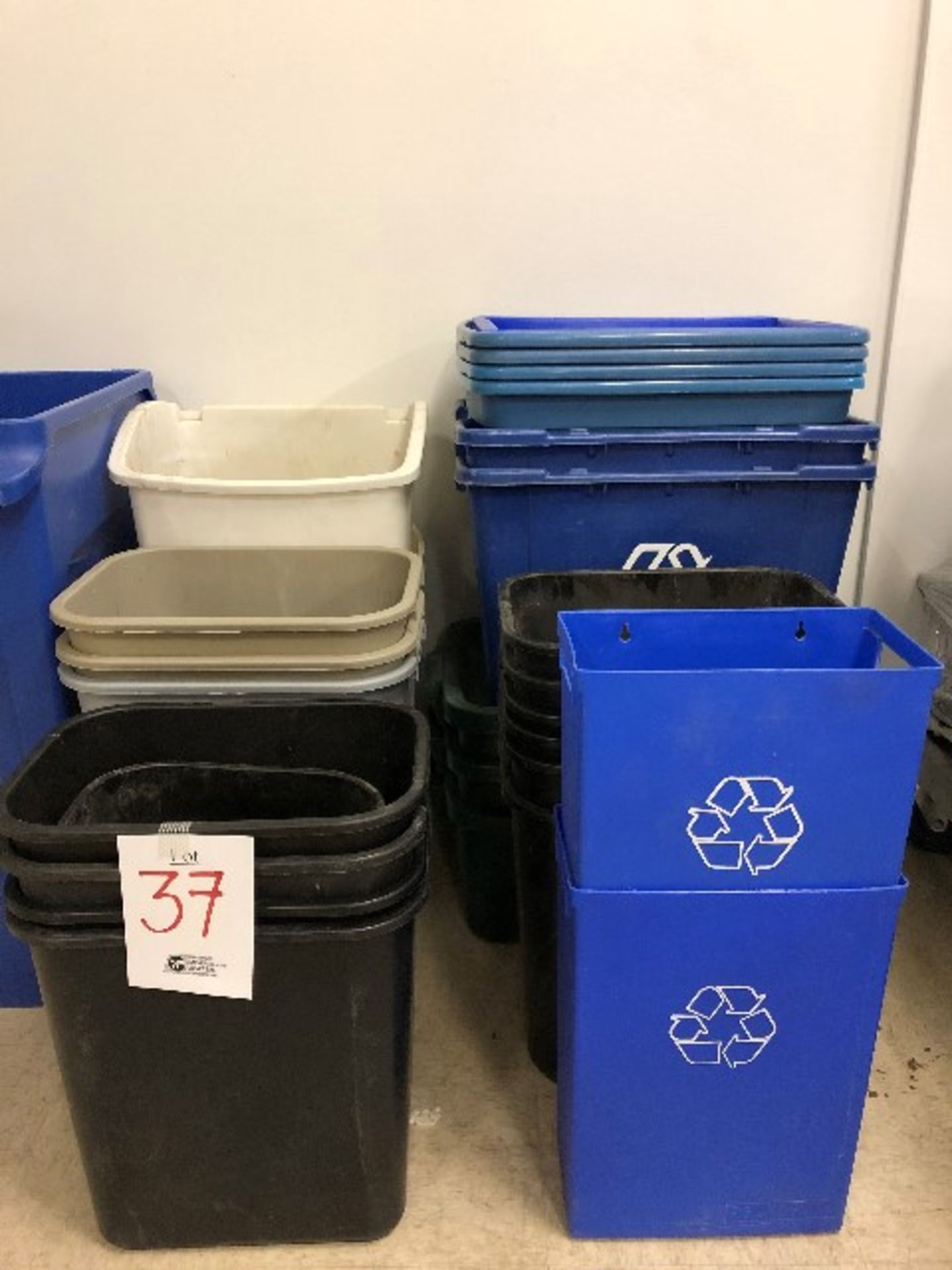 LOT: Assorted waste bins, etc..., 28pcs