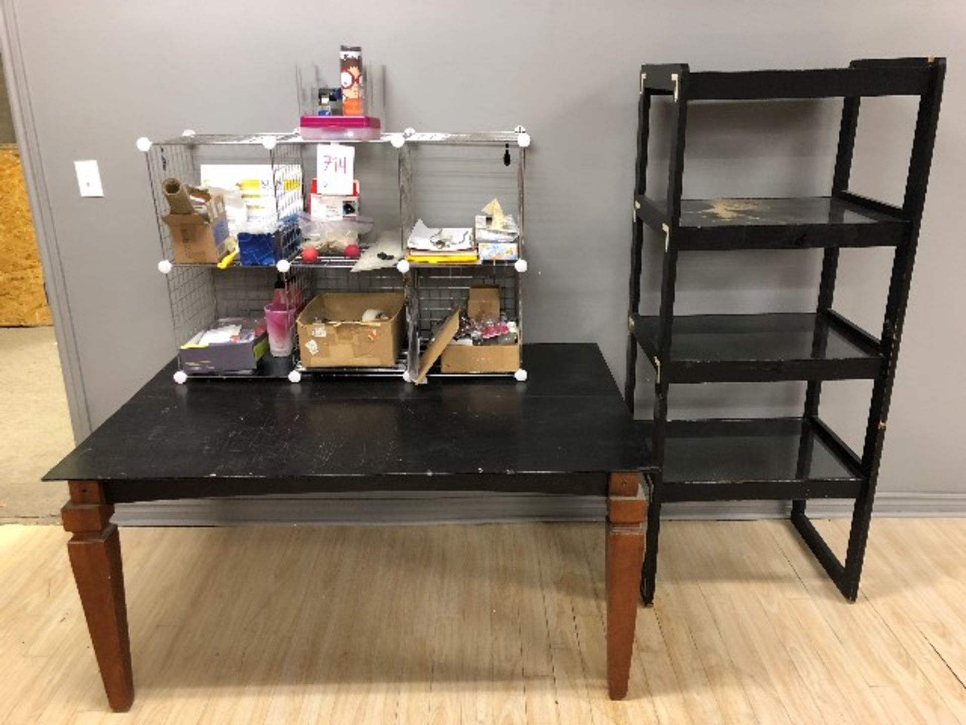 LOT: Table, organizer, stand, etc...