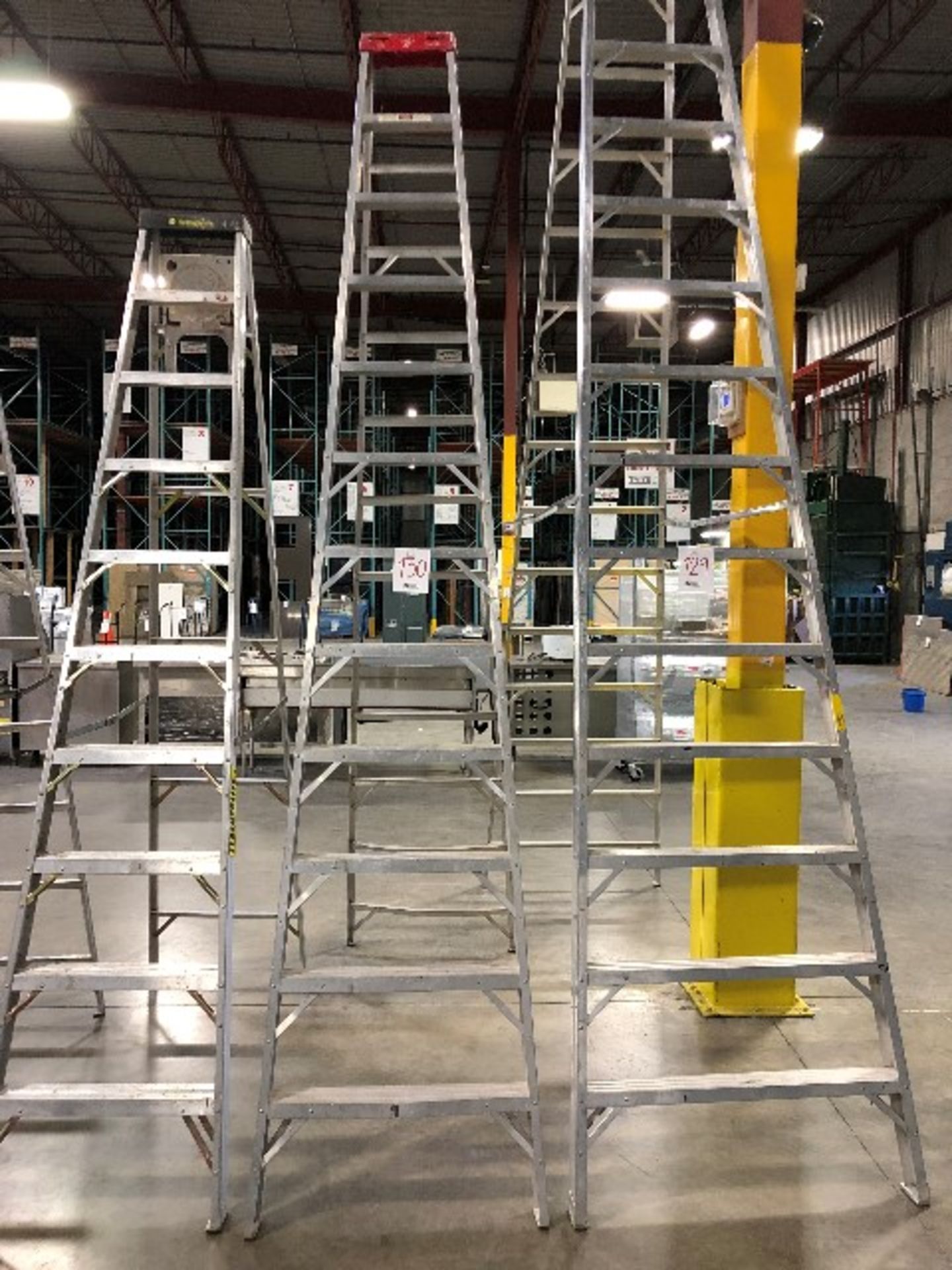 Bon aluminum ladder, 12ft