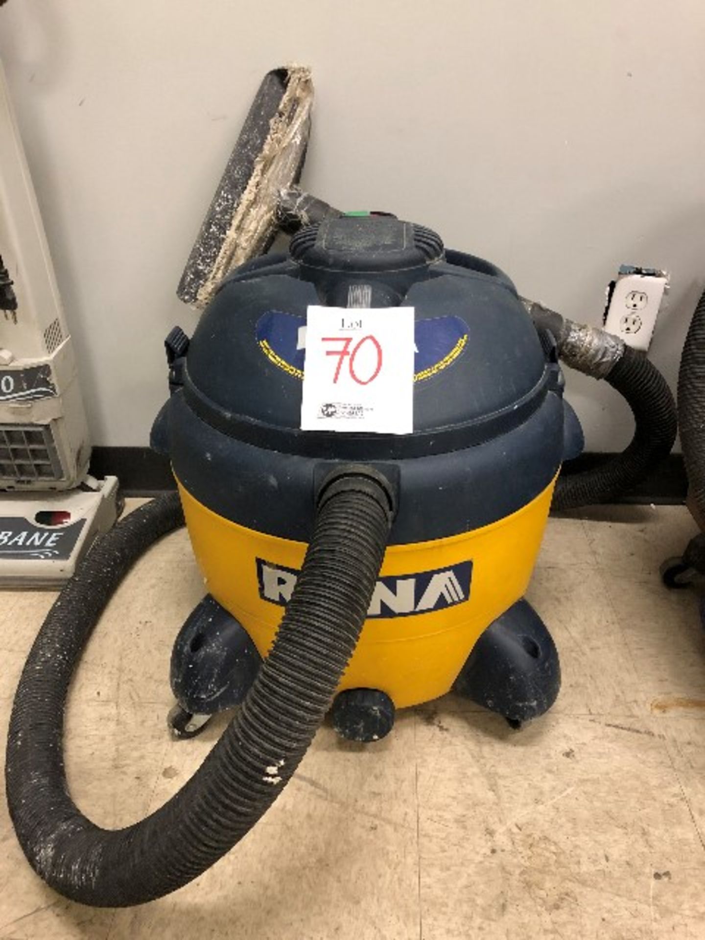Rona wet/dry, 60 litre, 6.5HP vacuum cleaner