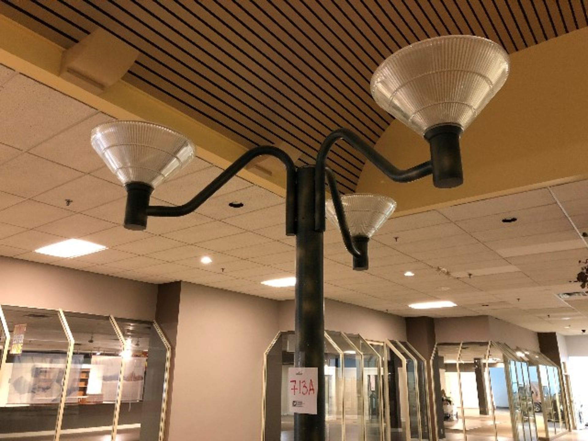 Retro triple light lamp post, 2pcs - Image 2 of 2