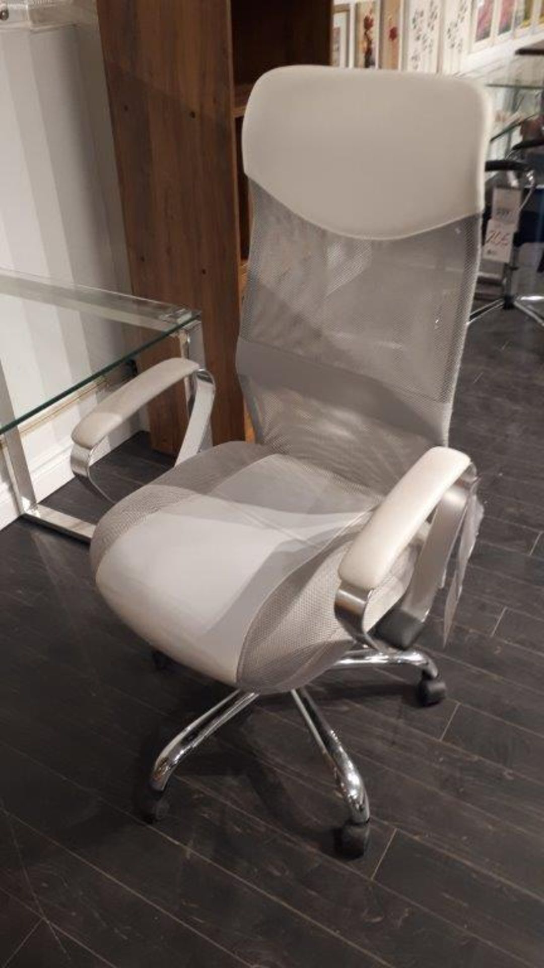 Lotus office armchair, white