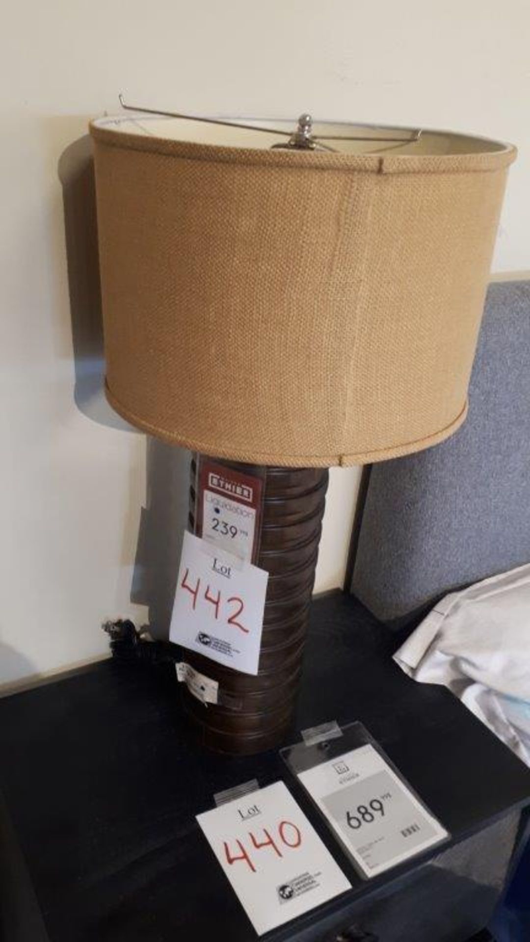 Table lamp w/wood accent,h.26”