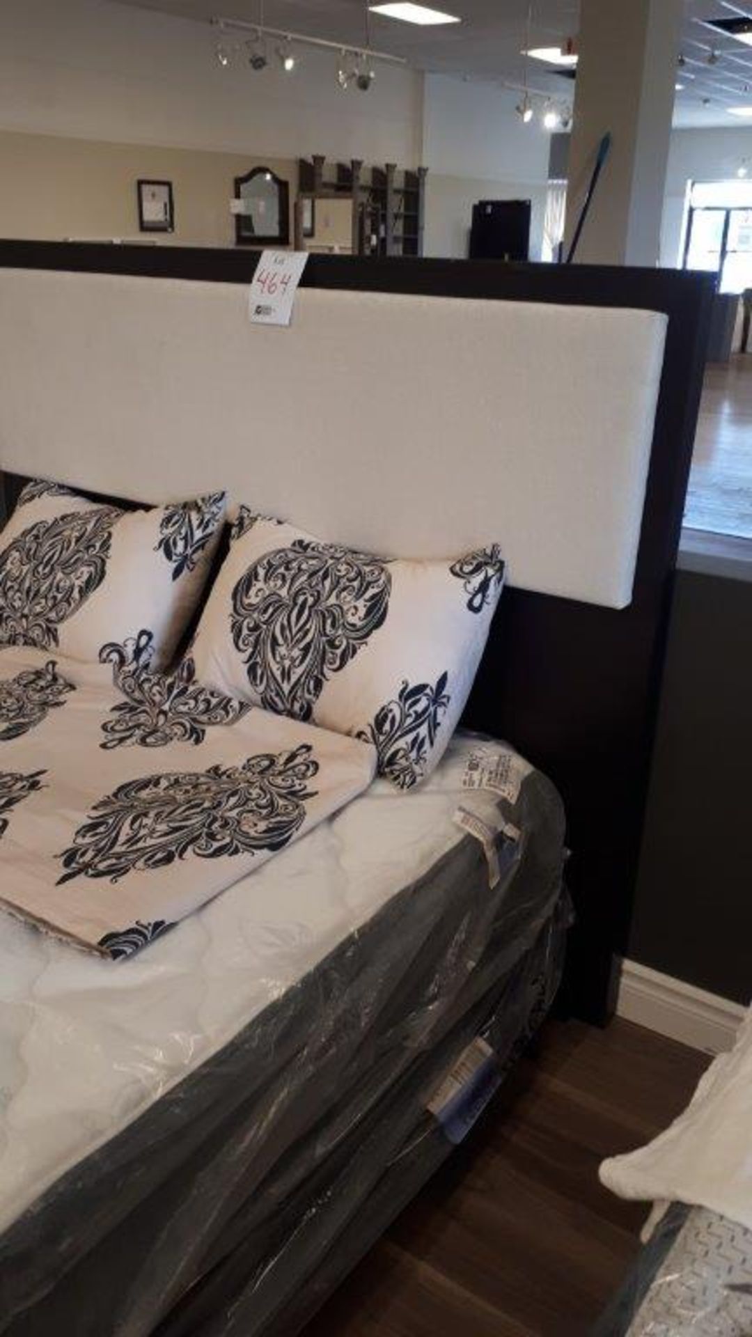 Queen size headboard only - Image 4 of 4