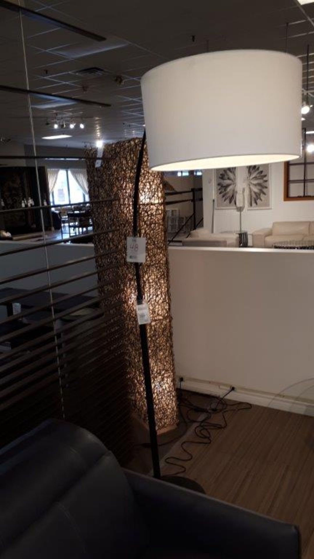 Shawny metal floor lamp - Image 2 of 4