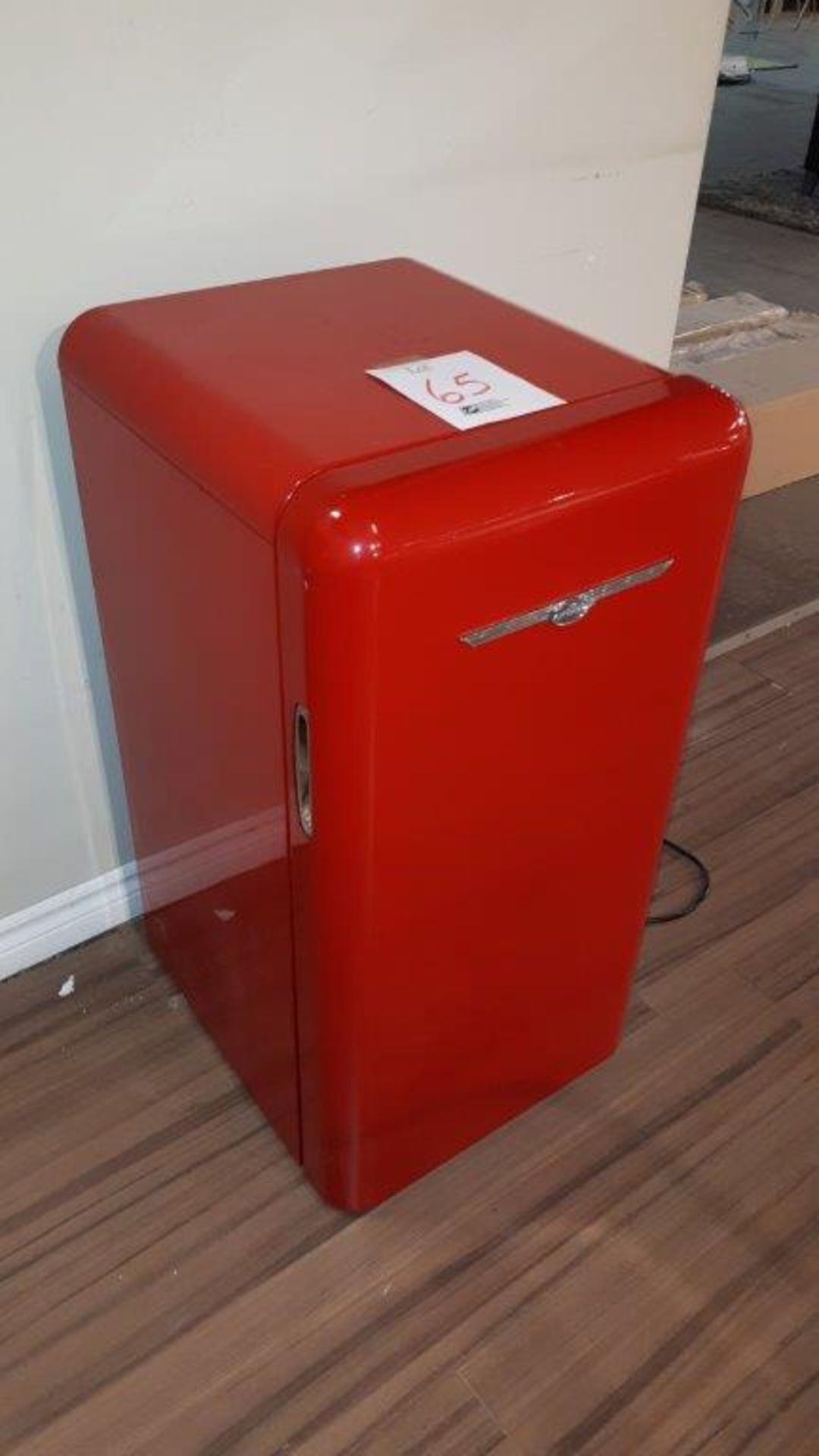 Northstar retro mini fridge, red