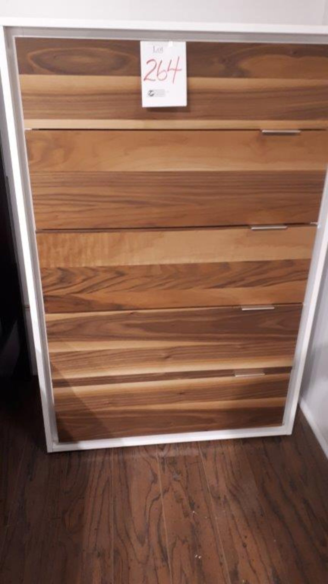 Dresser w/5 drawers, 34”x18”x52”