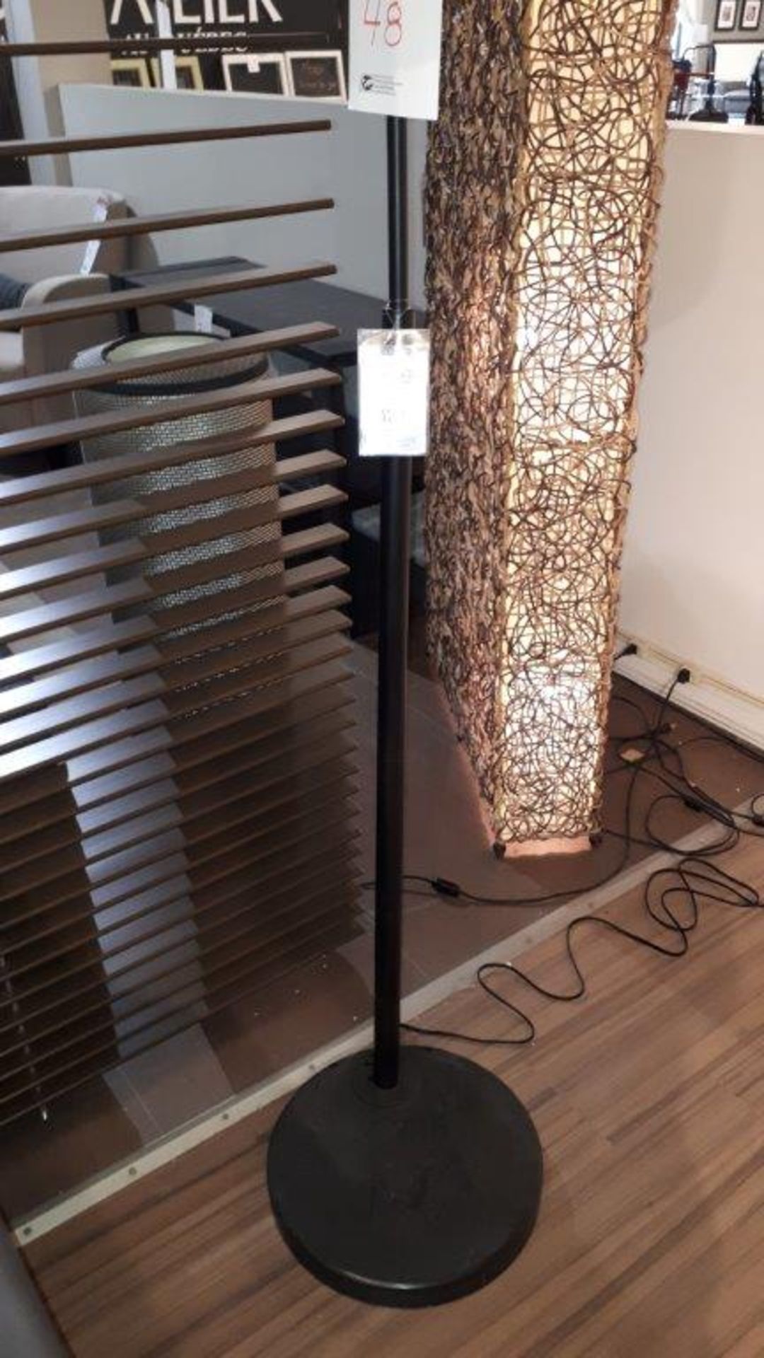 Shawny metal floor lamp - Image 3 of 4