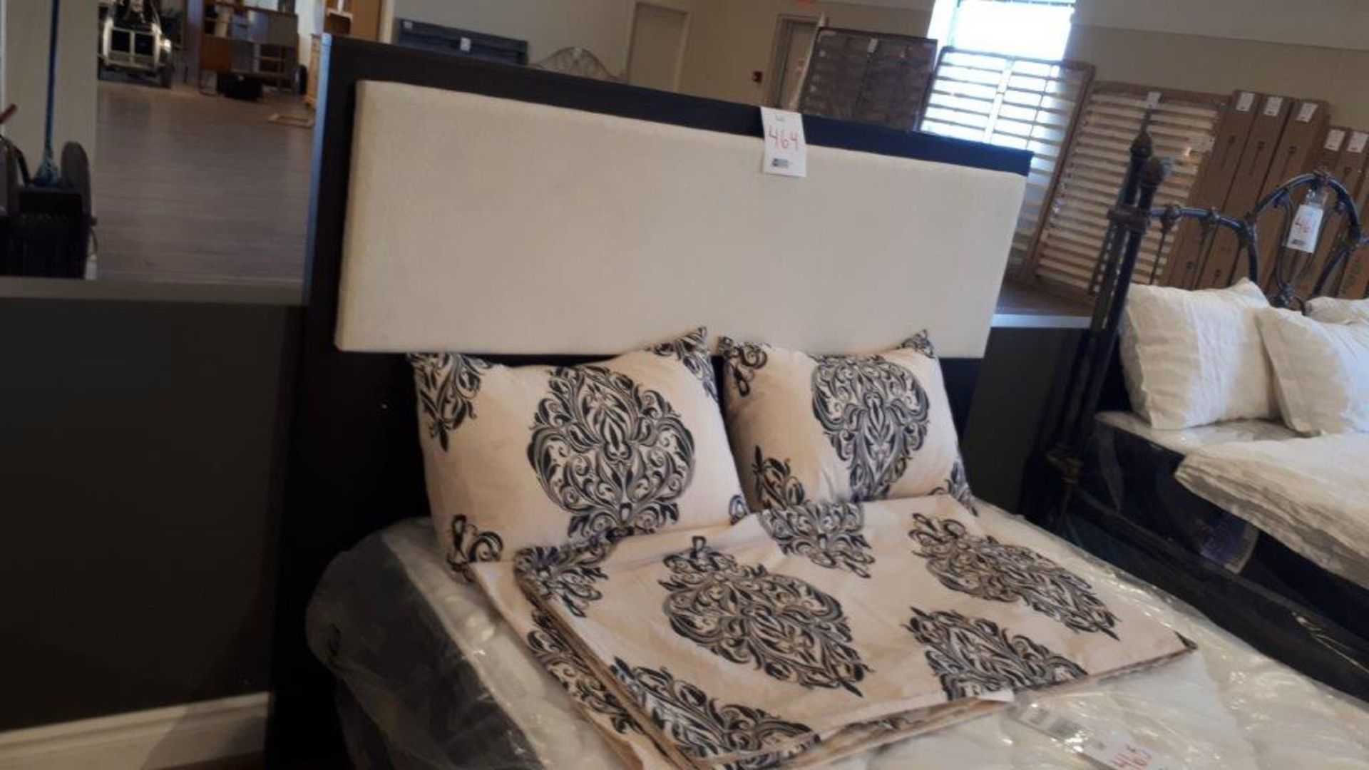 Queen size headboard only - Image 3 of 4