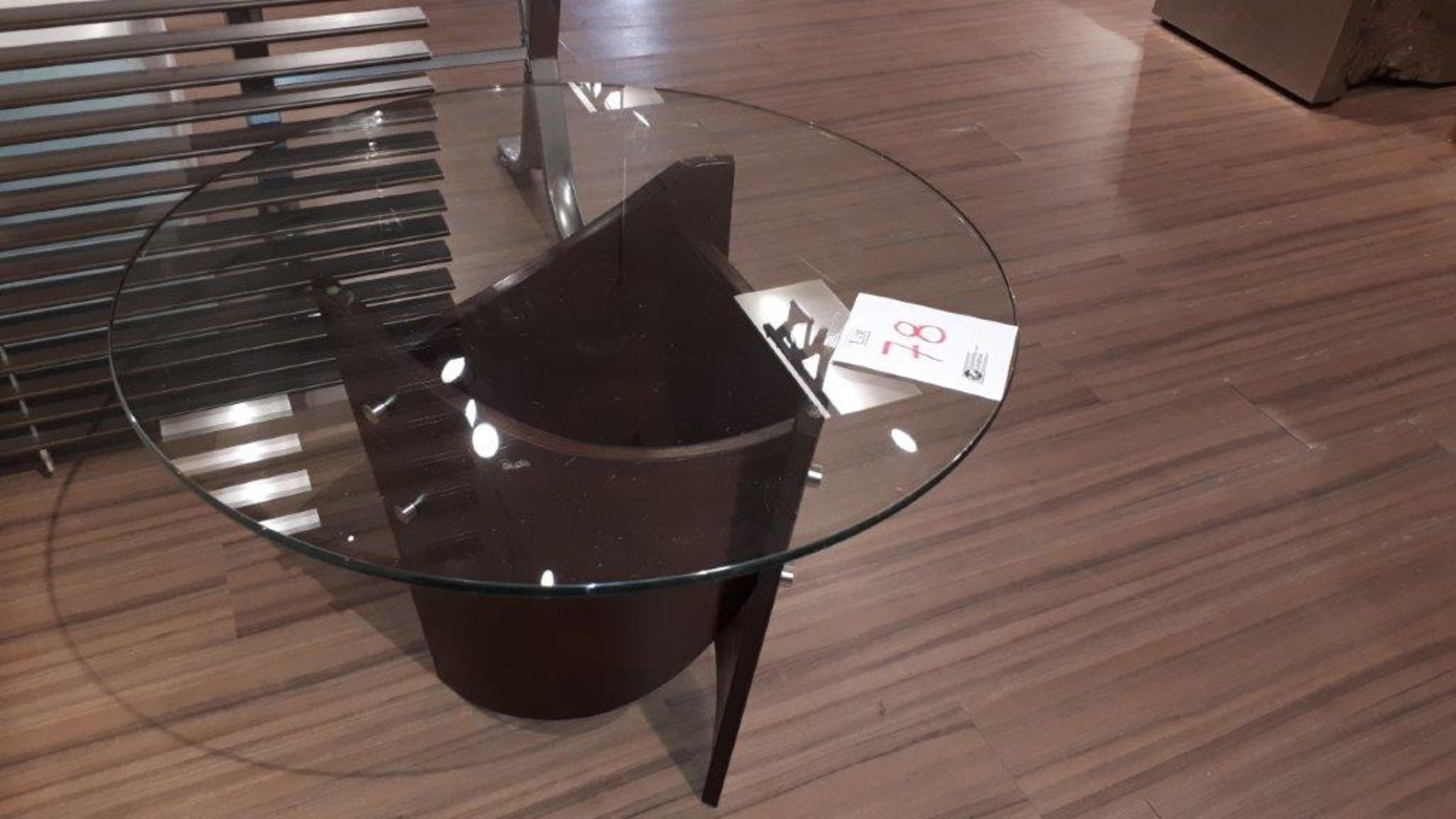 Wood round glass table, diameter 30” - Image 4 of 4