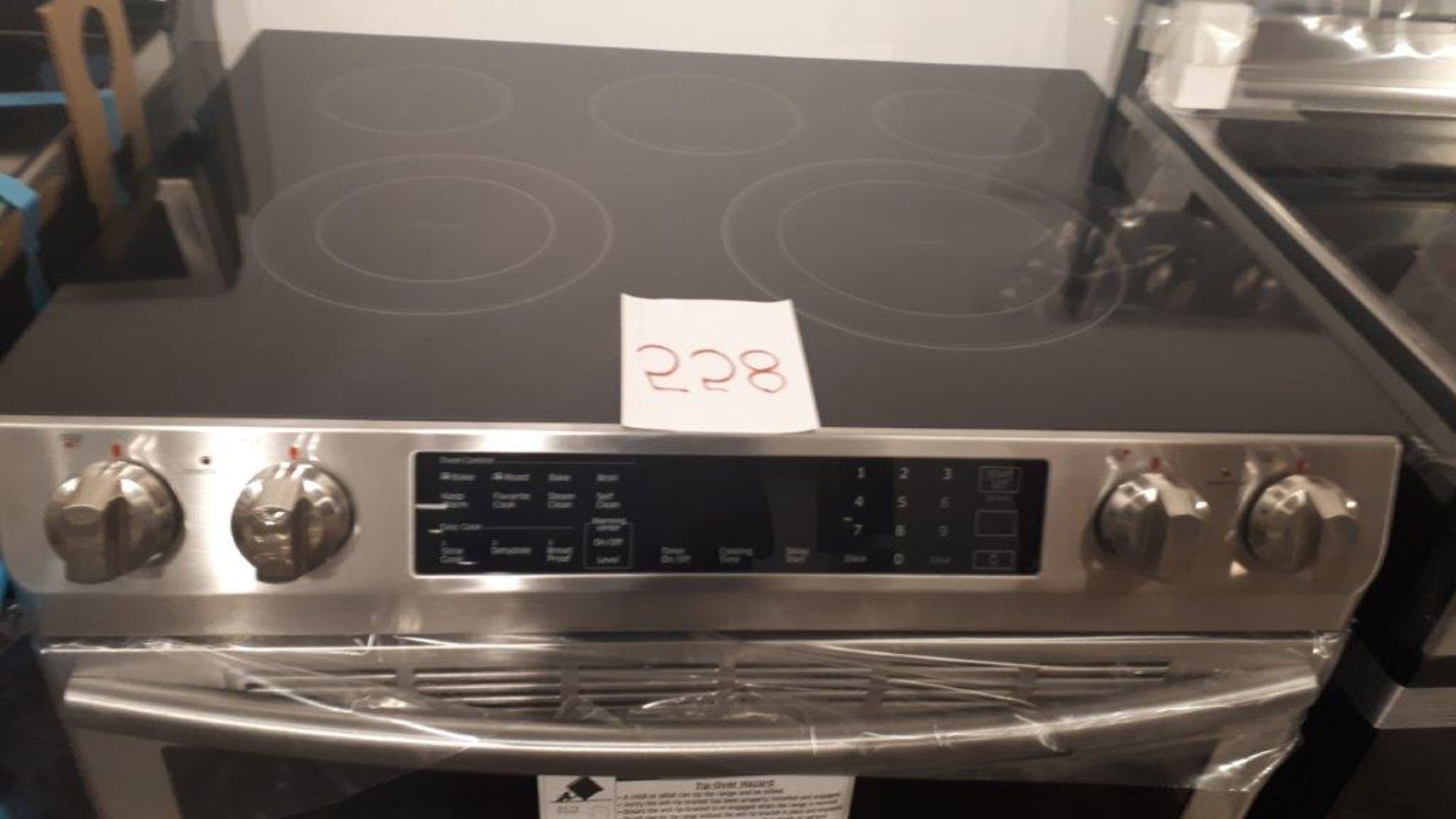 Samsung NE58M9430SS stainless steel 5-element electric convection oven, 5.8cu.ft - Image 3 of 5