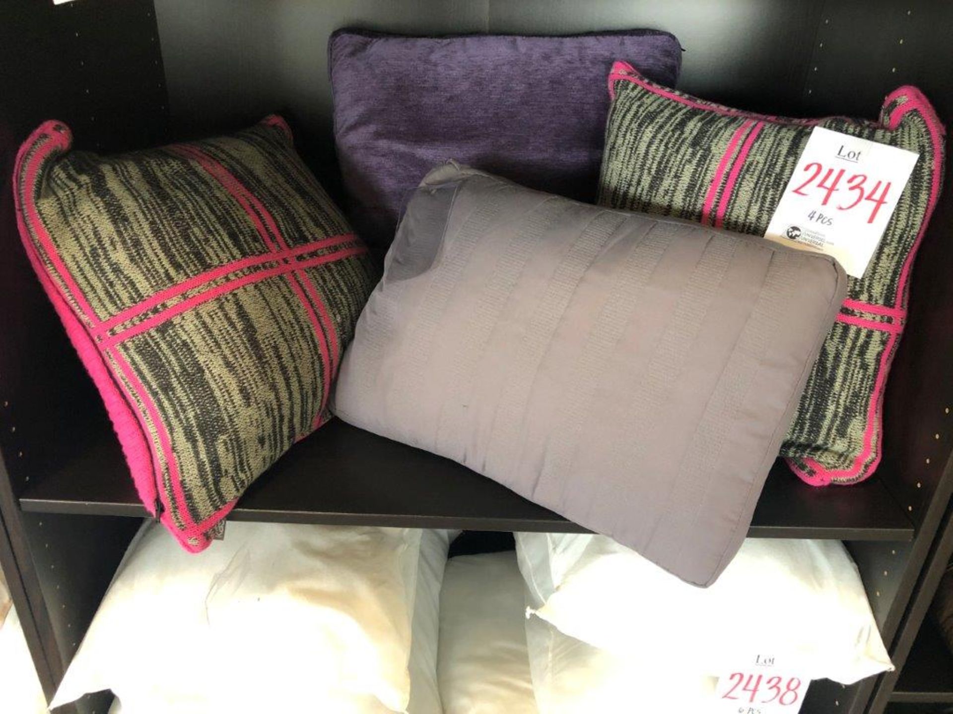 LOT: Assorted decorative pillows, 4 pcs