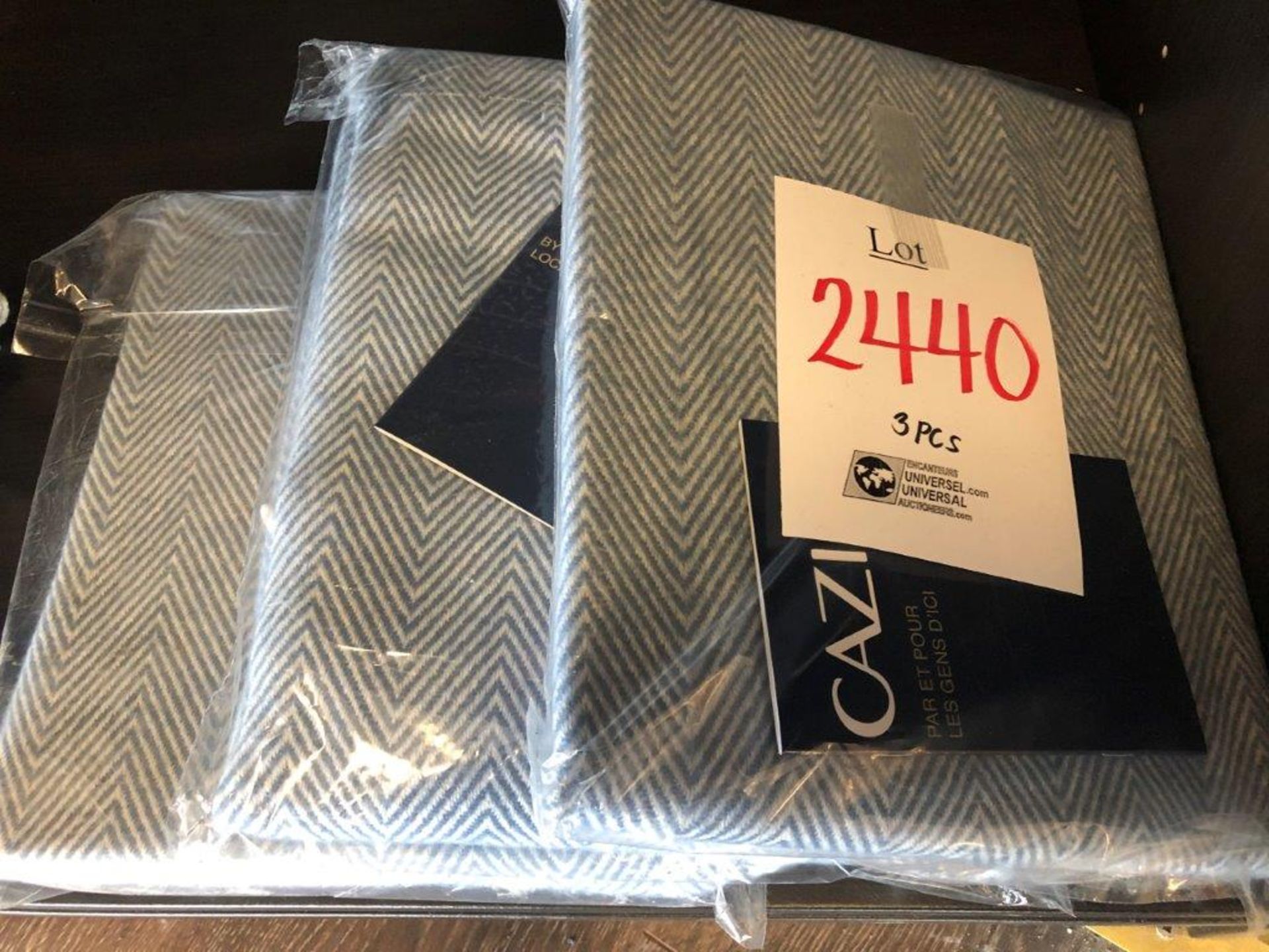 LOT: Decorative Throws Cazis, 3 pcs