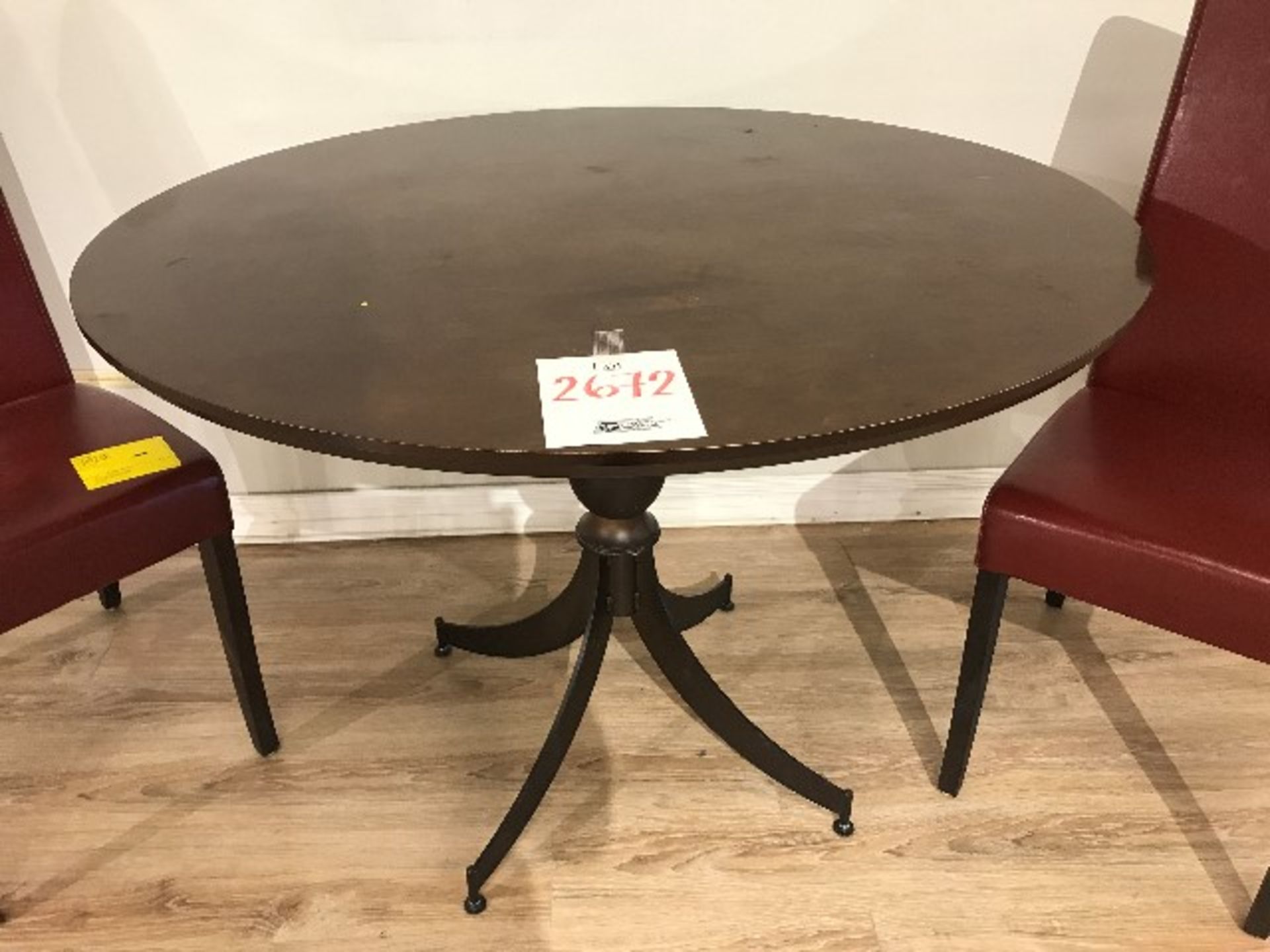 Round dinning table 42"