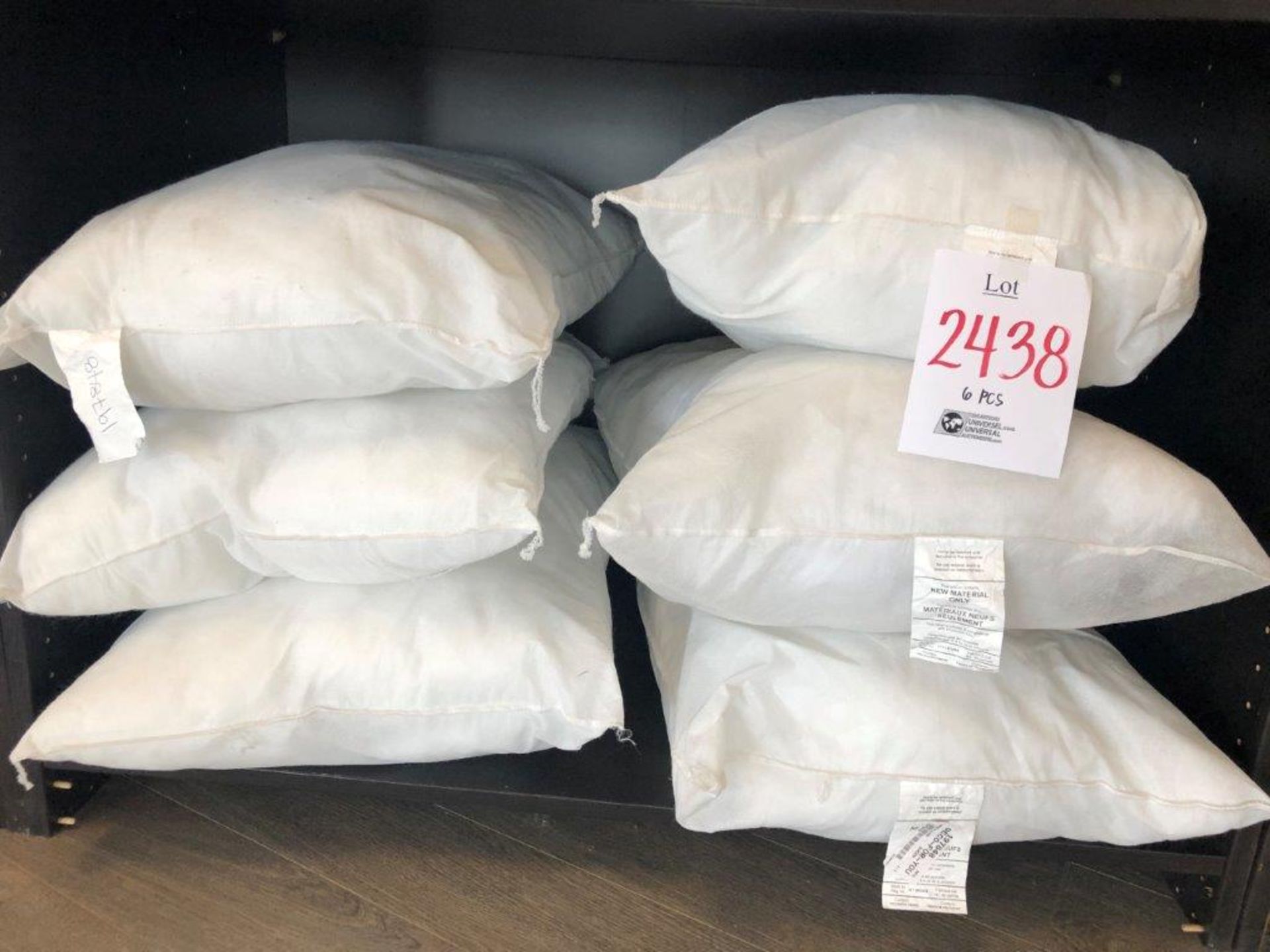 LOT: Assorted Pillows, 6 pcs