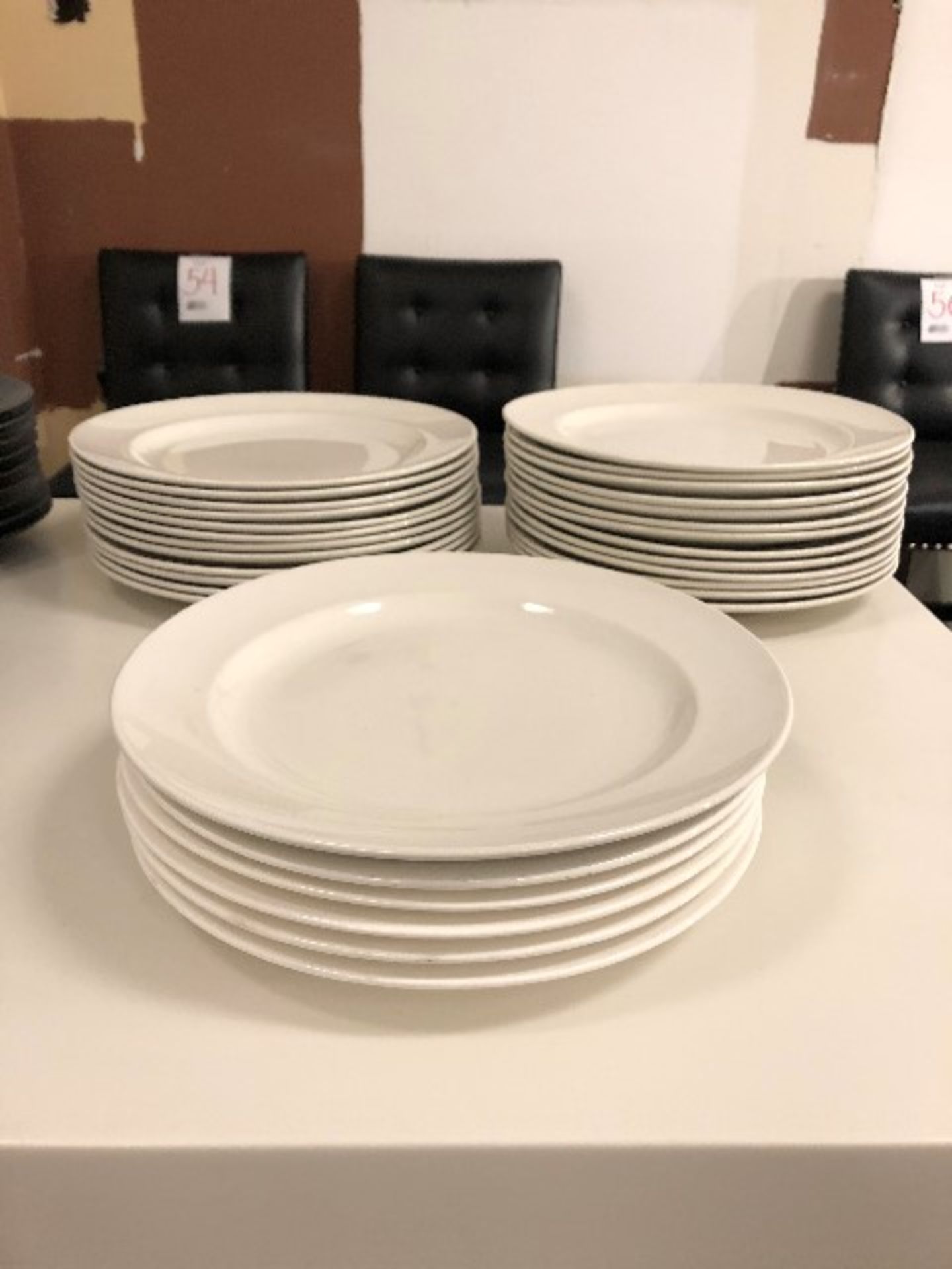 Round plates, white, 12”, 32 pcs (Lot)