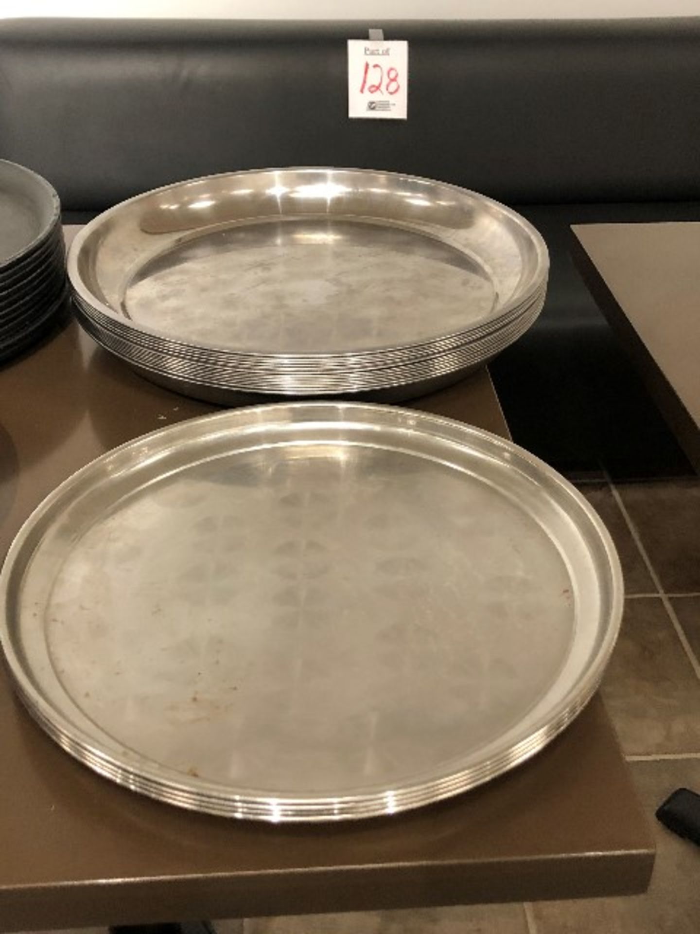 Round stainless steel serving trays, 19 pcs (Lot)