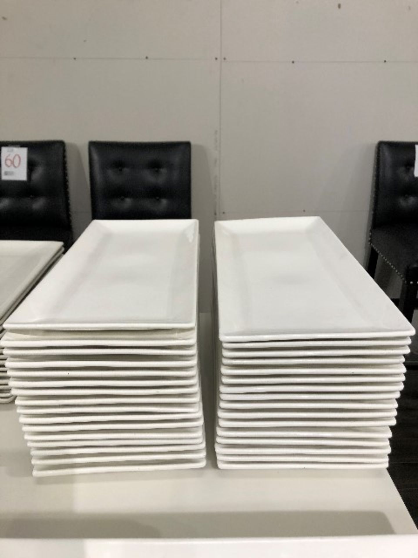 Rectangular plates, 15”x7”, 32 pcs (Lot)