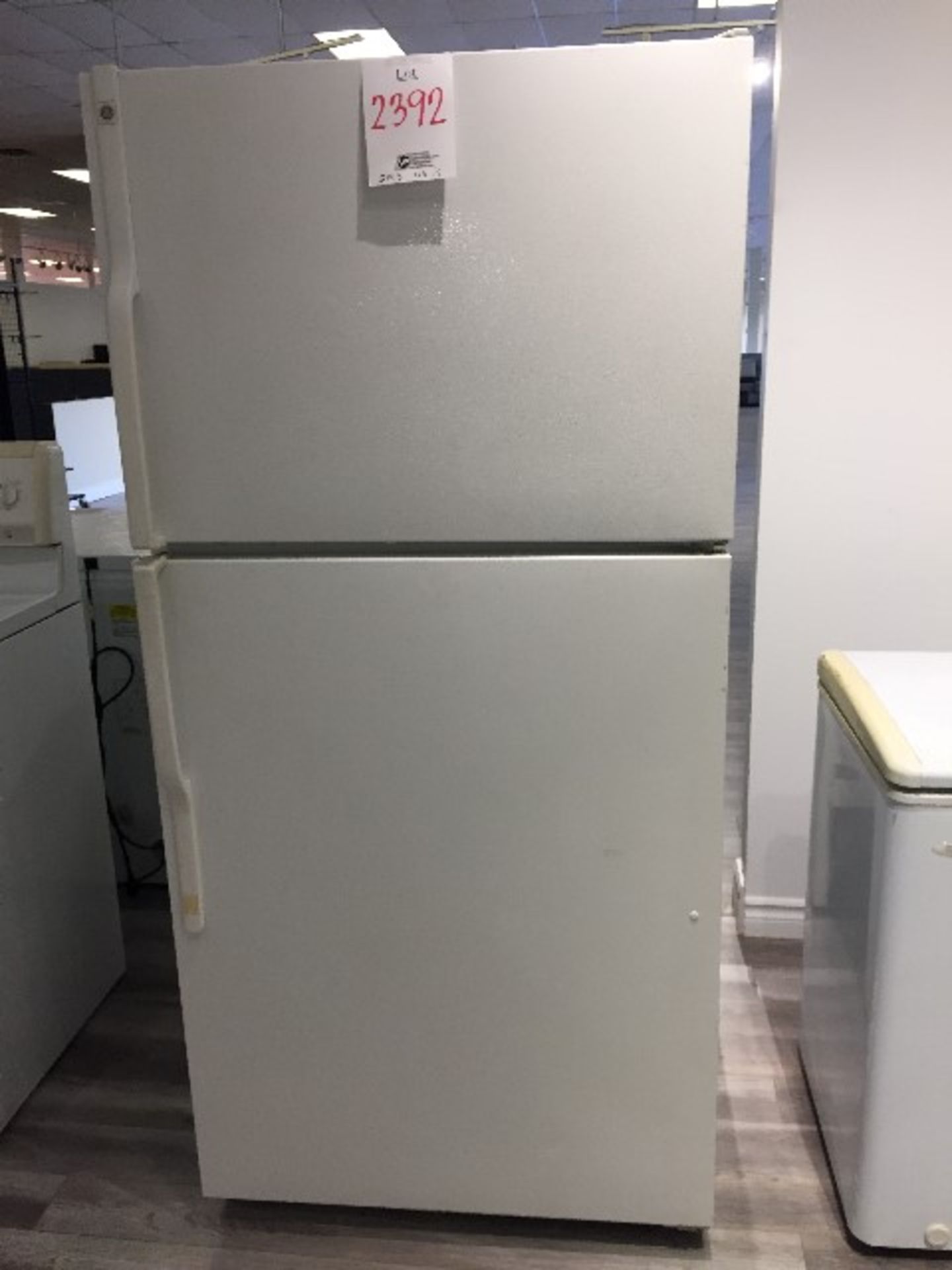 Refrigerator & chest freezer, NON TESTED, AS IS/TEL QUEL, 2 pcs - Image 2 of 3