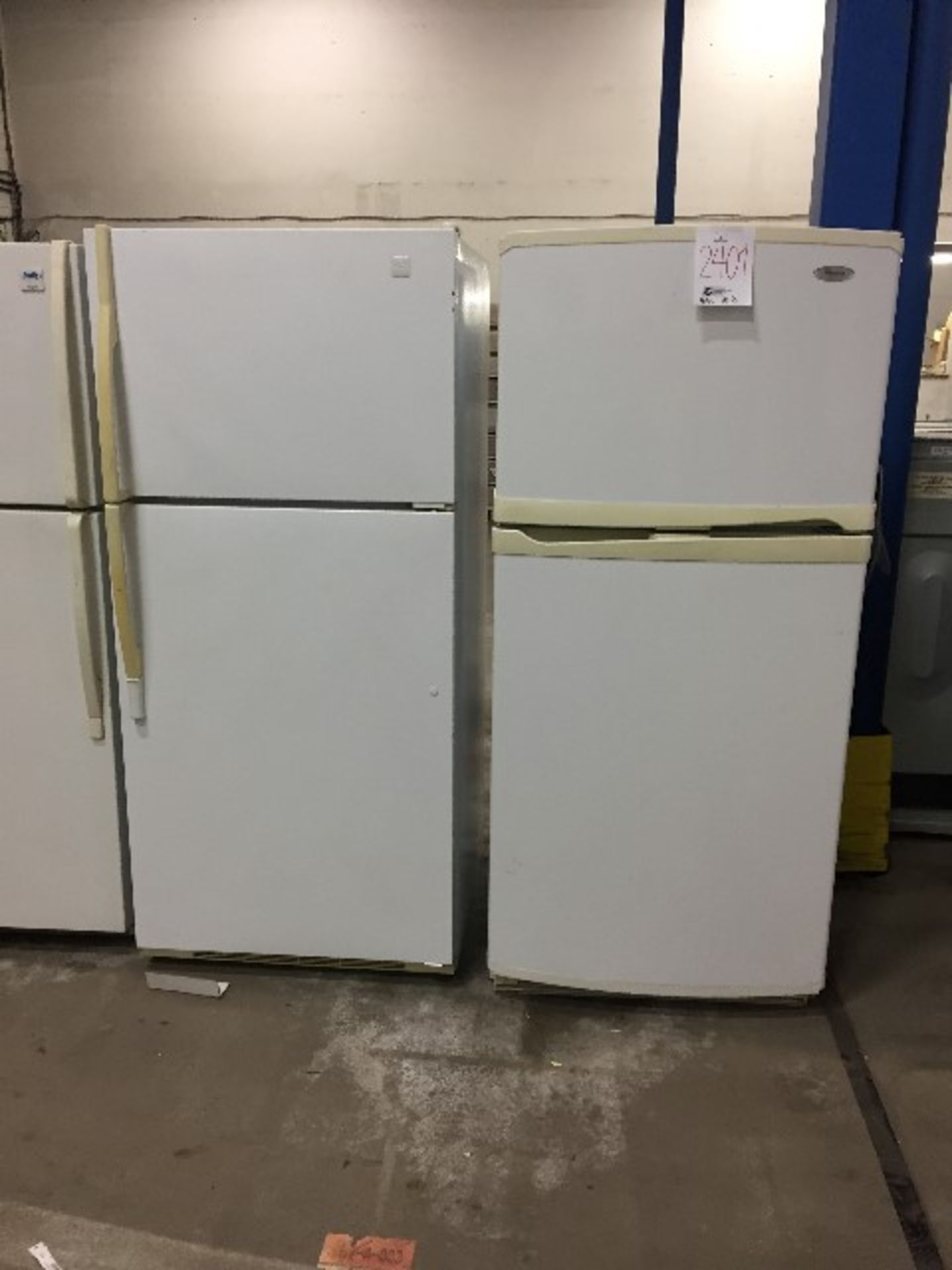 Assorted Fridges 4pcs (NOT TESTED AS IS/TEL QUEL) - Image 2 of 3