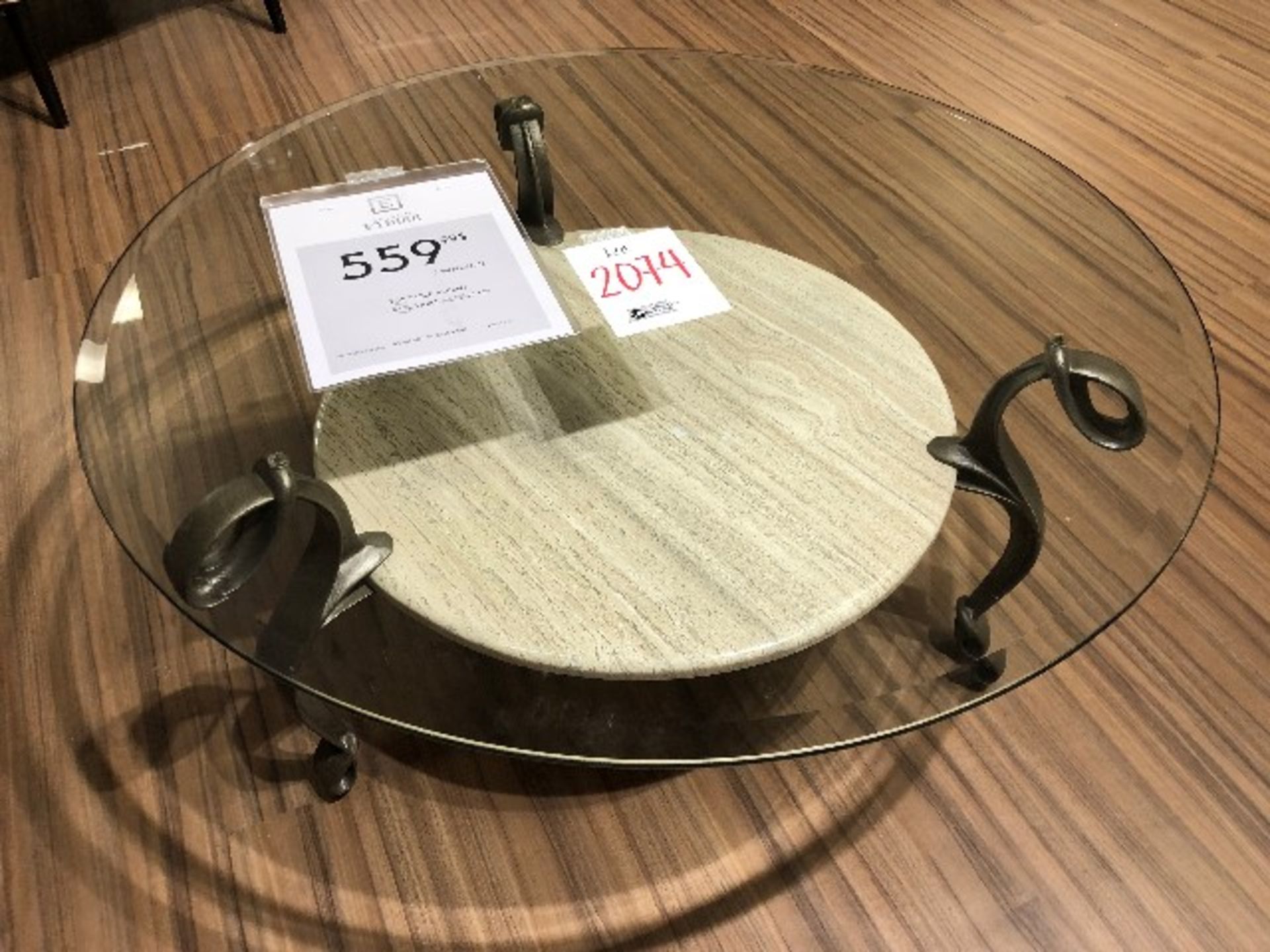 Round table, diameter 38”