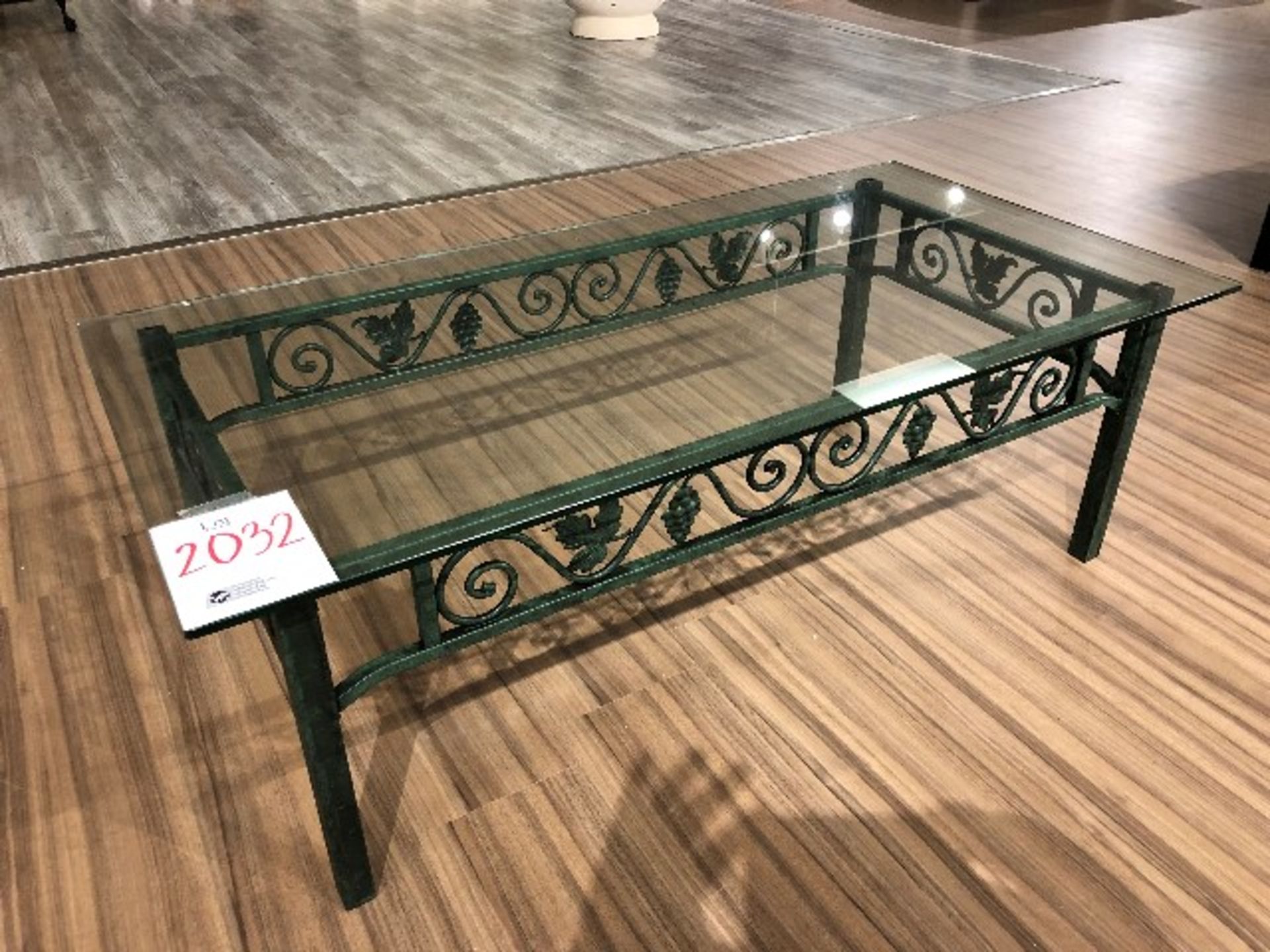 Coffee table w/glass top, 48”x24”x16”