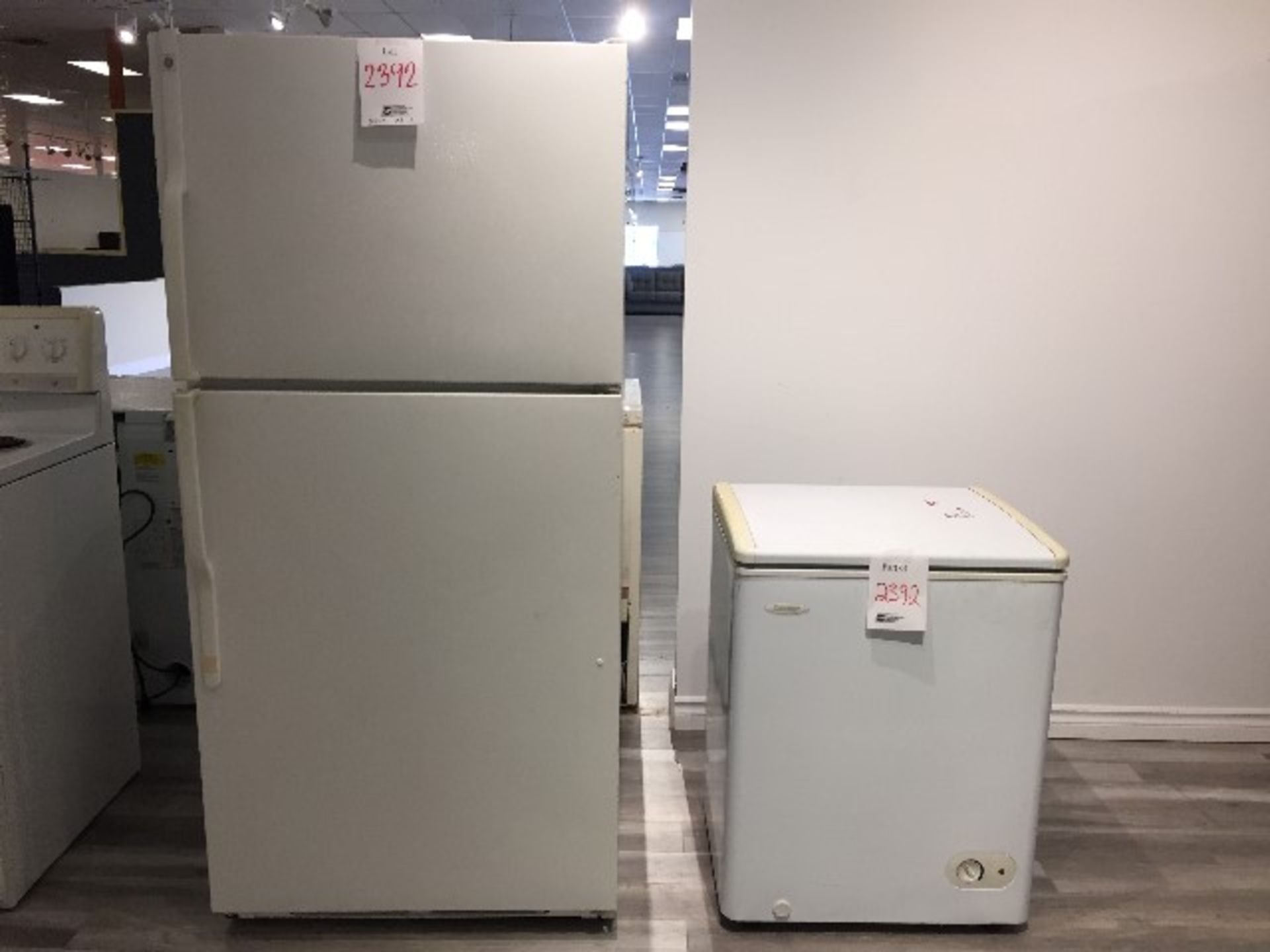 Refrigerator & chest freezer, NON TESTED, AS IS/TEL QUEL, 2 pcs
