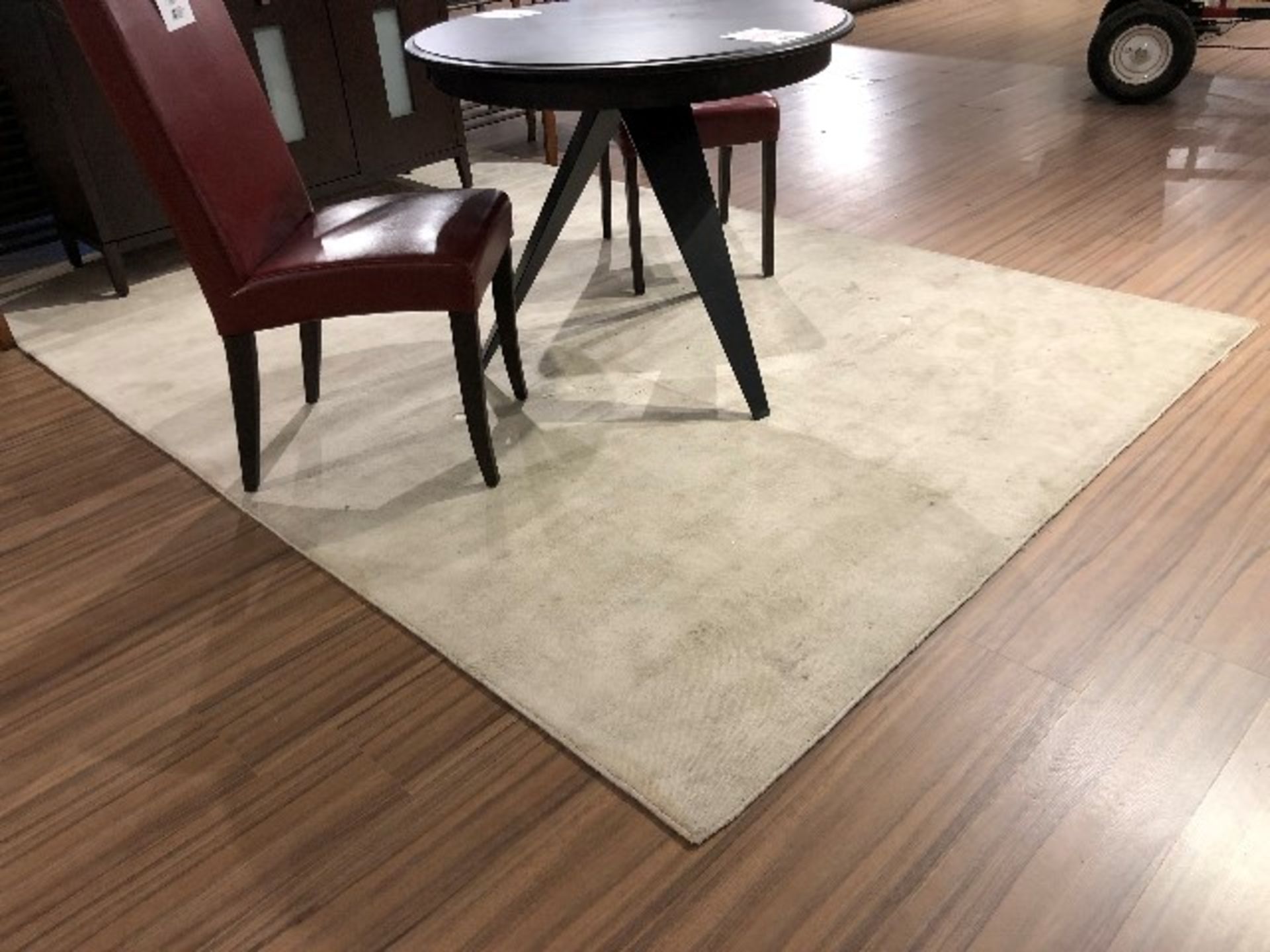 Area carpet, approx.10ftx7ft, showroom demo