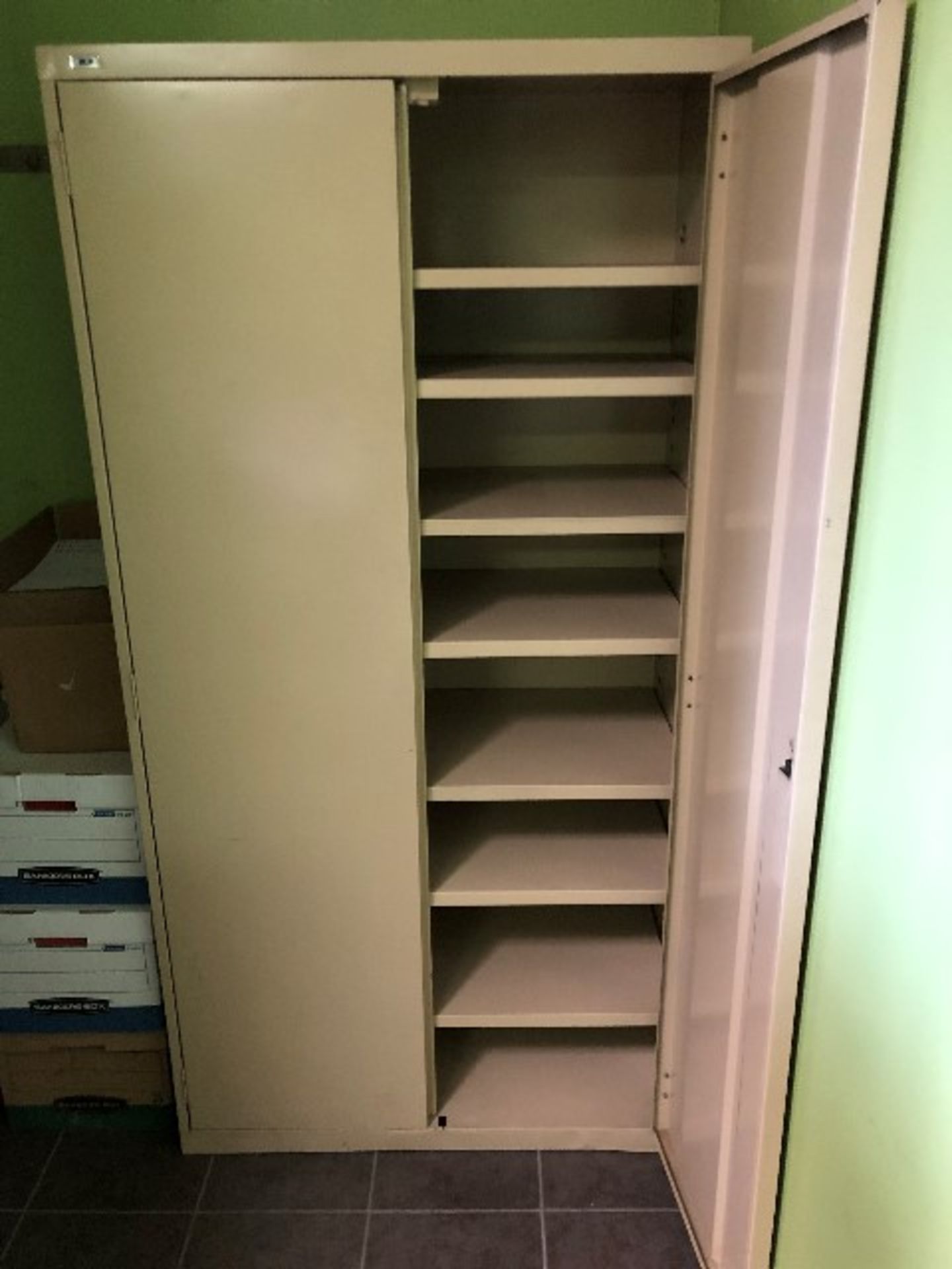 Supply cabinet, 2 door - Image 2 of 2