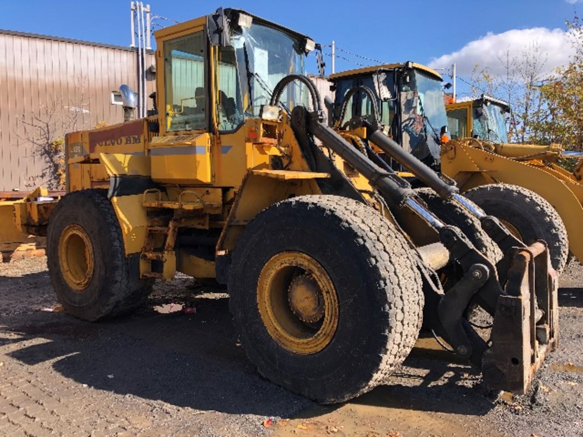 1993 Volvo Model: L120-13, articulated wheel loader, s/n: L120V60930, 01422 hours - Image 2 of 15