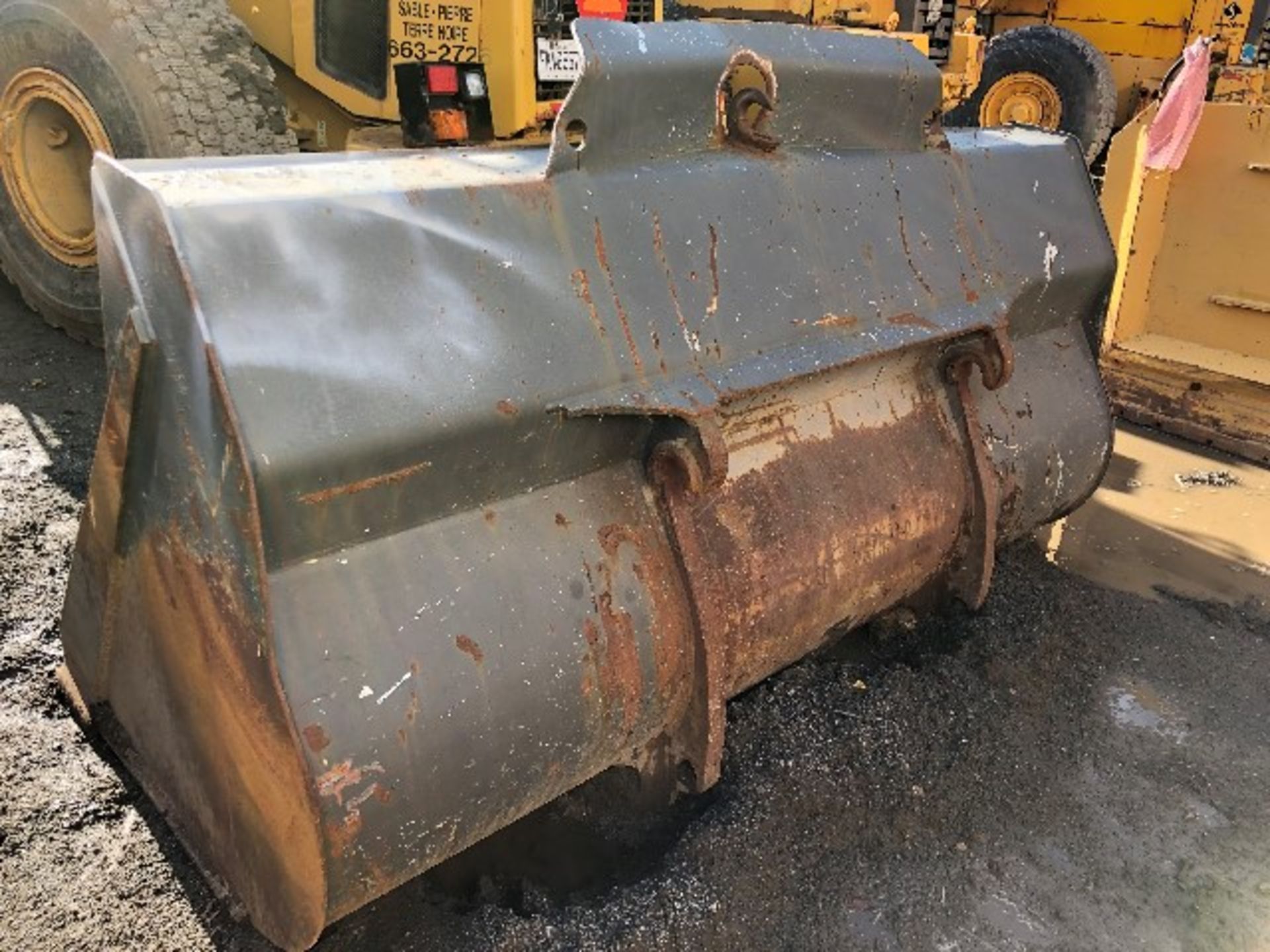 Bucket, approx. 101”, Volvo attachment - Image 2 of 2