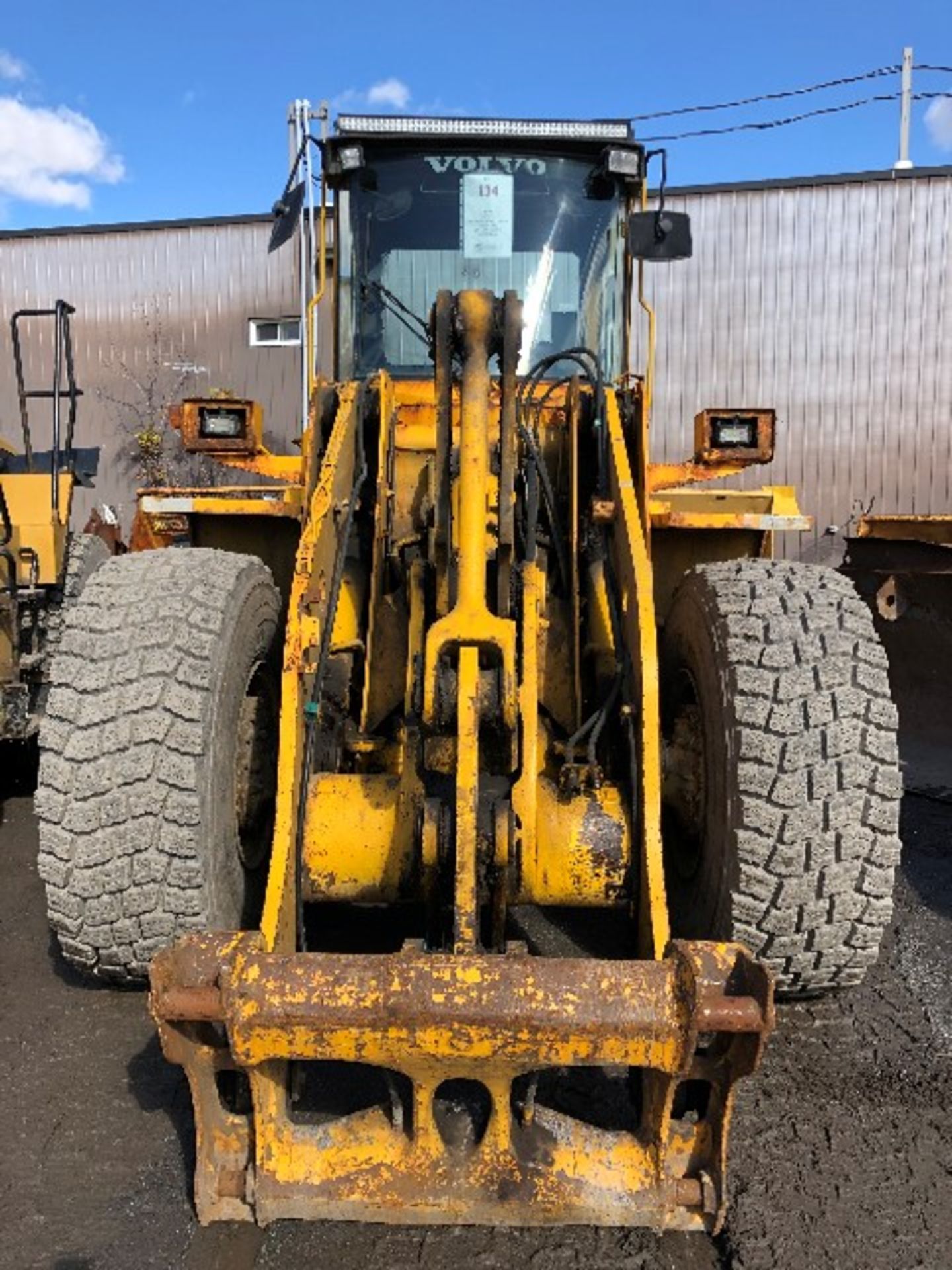 1998 Volvo Model: L90C, articulated wheel loader, s/n: L90CV62842, 30 281 hours - Image 7 of 11